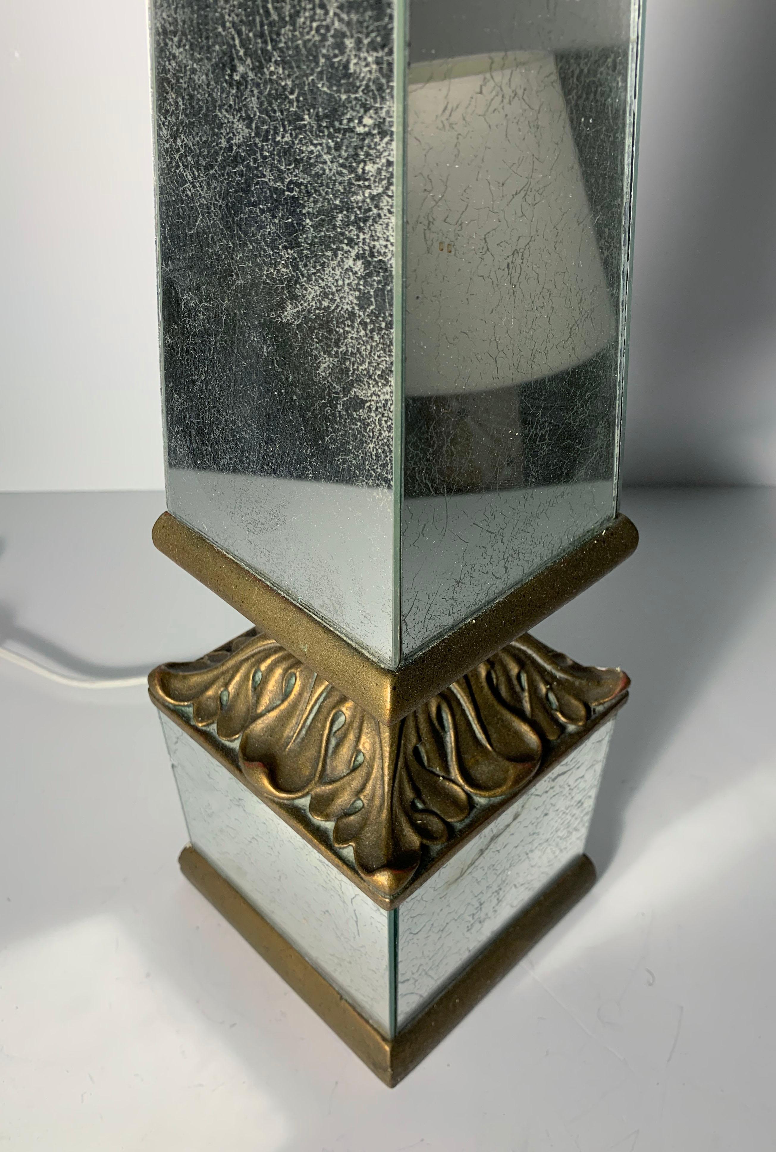 Italian Pair of 1940s Hollywood Regency Mirrored Obelisk Form Table Lamps For Sale