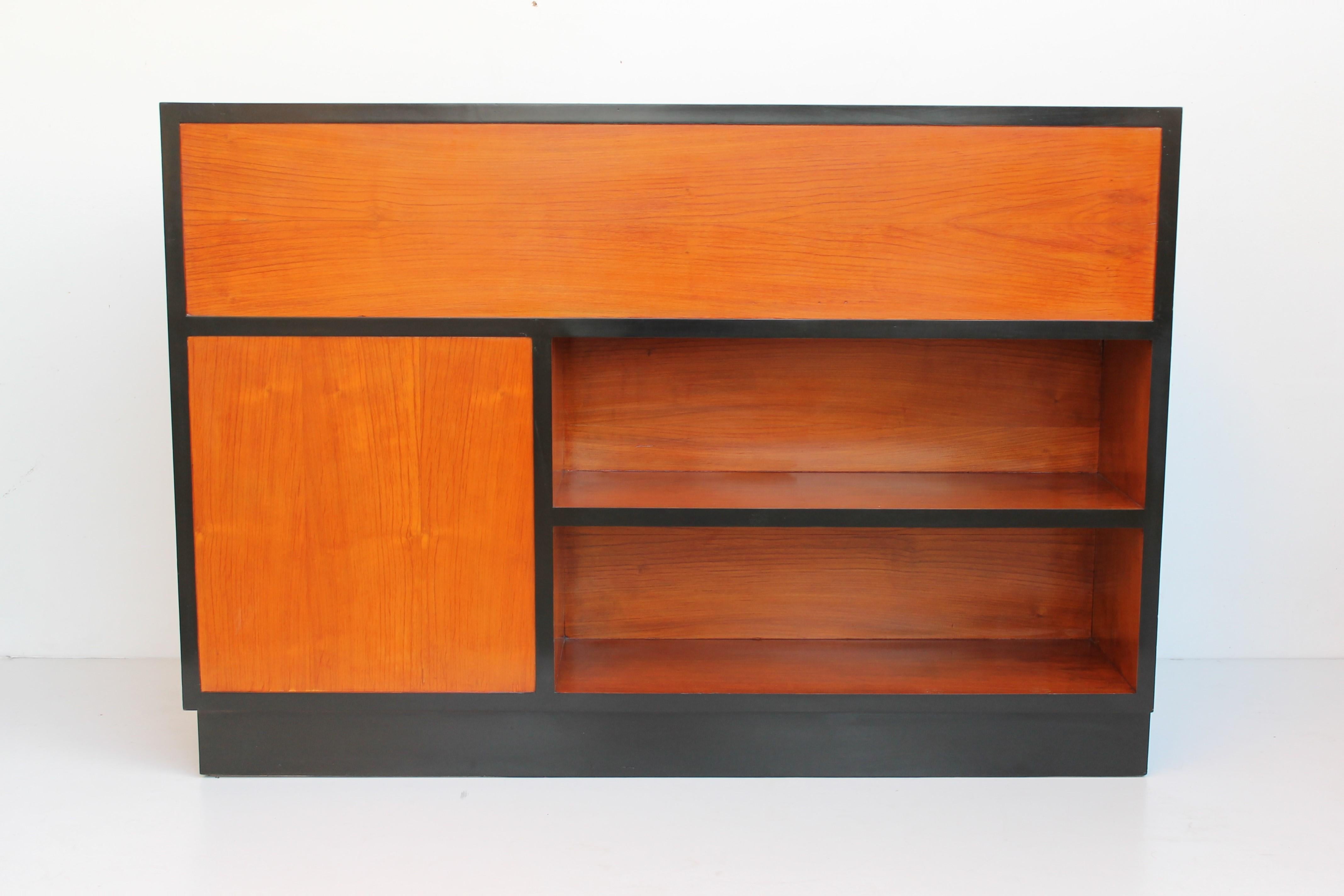 Art Deco Pair of 1940s Italian Cherrywood Doublesides Cabinets or Bookcases For Sale