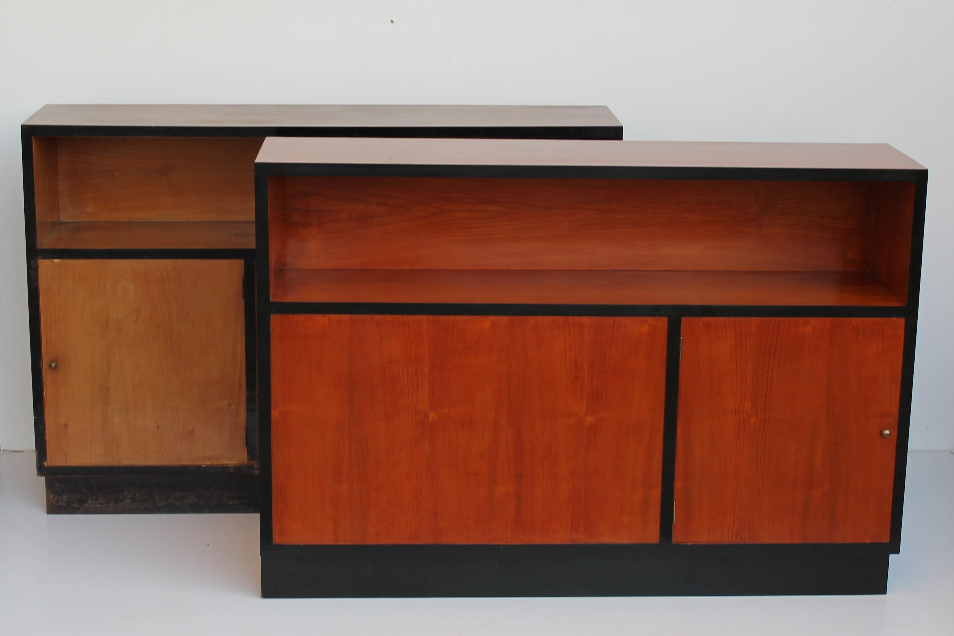 Pair of 1940s Italian Cherrywood Doublesides Cabinets or Bookcases In Good Condition For Sale In Sacile, PN