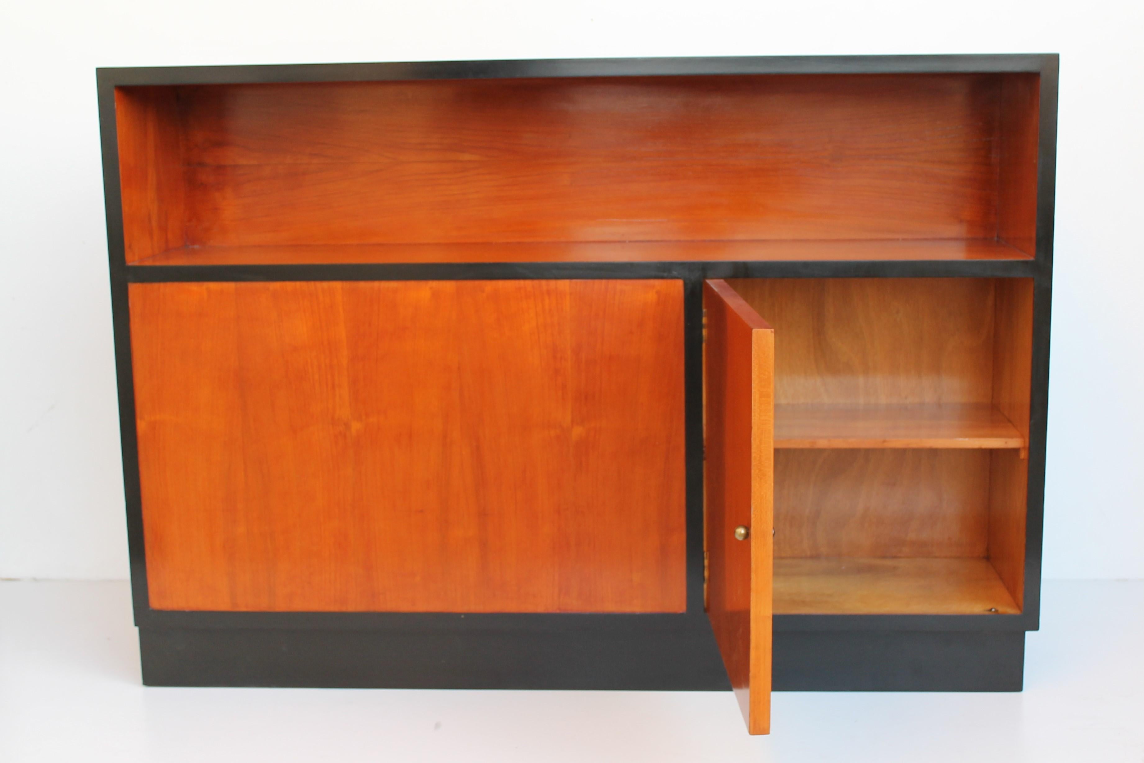 Mid-20th Century Pair of 1940s Italian Cherrywood Doublesides Cabinets or Bookcases For Sale