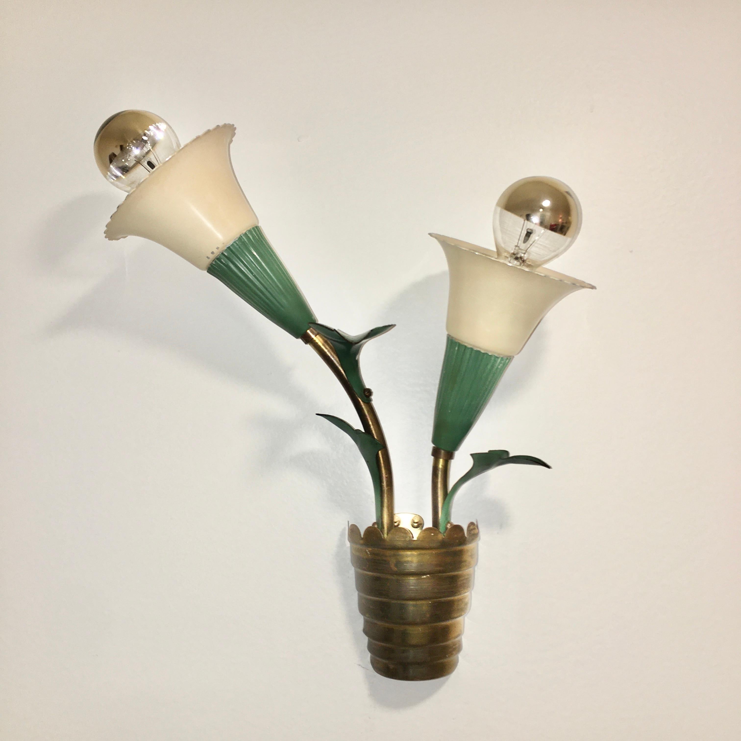 Pair of 1940s Italian 'Flower Pot' Wall Sconces In Good Condition In Hanover, MA