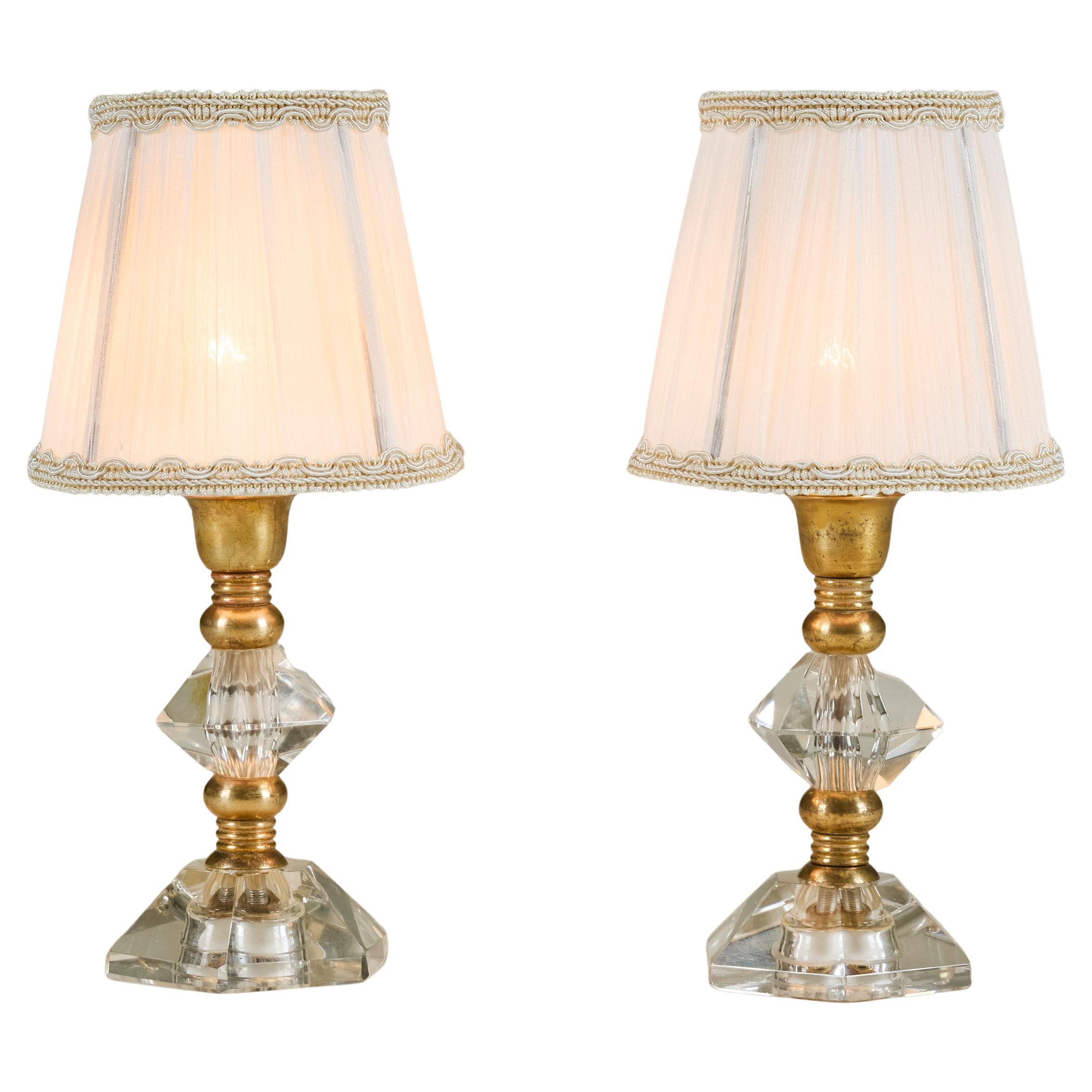 Pareja de lámparas de sobremesa italianas de cristal tallado de Murano y latón de los años 40, Art Decó
