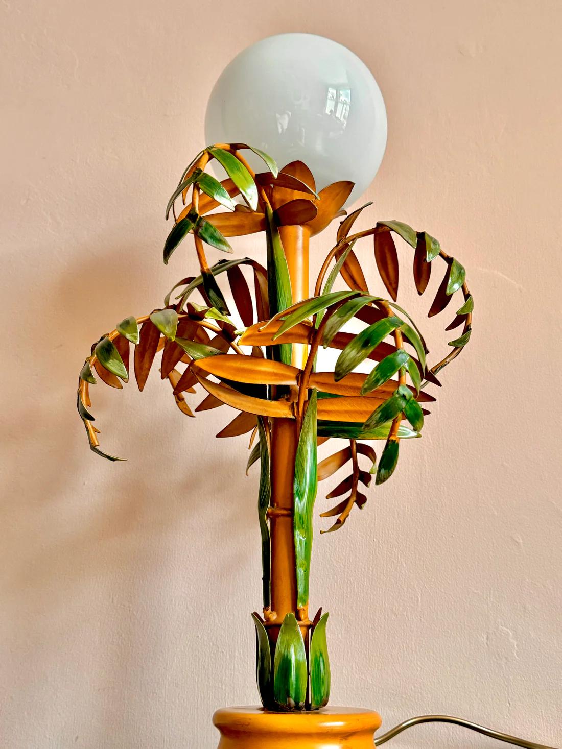 Milieu du XXe siècle Paire de lampes de table en bambou tolé italien des années 1940 en vente