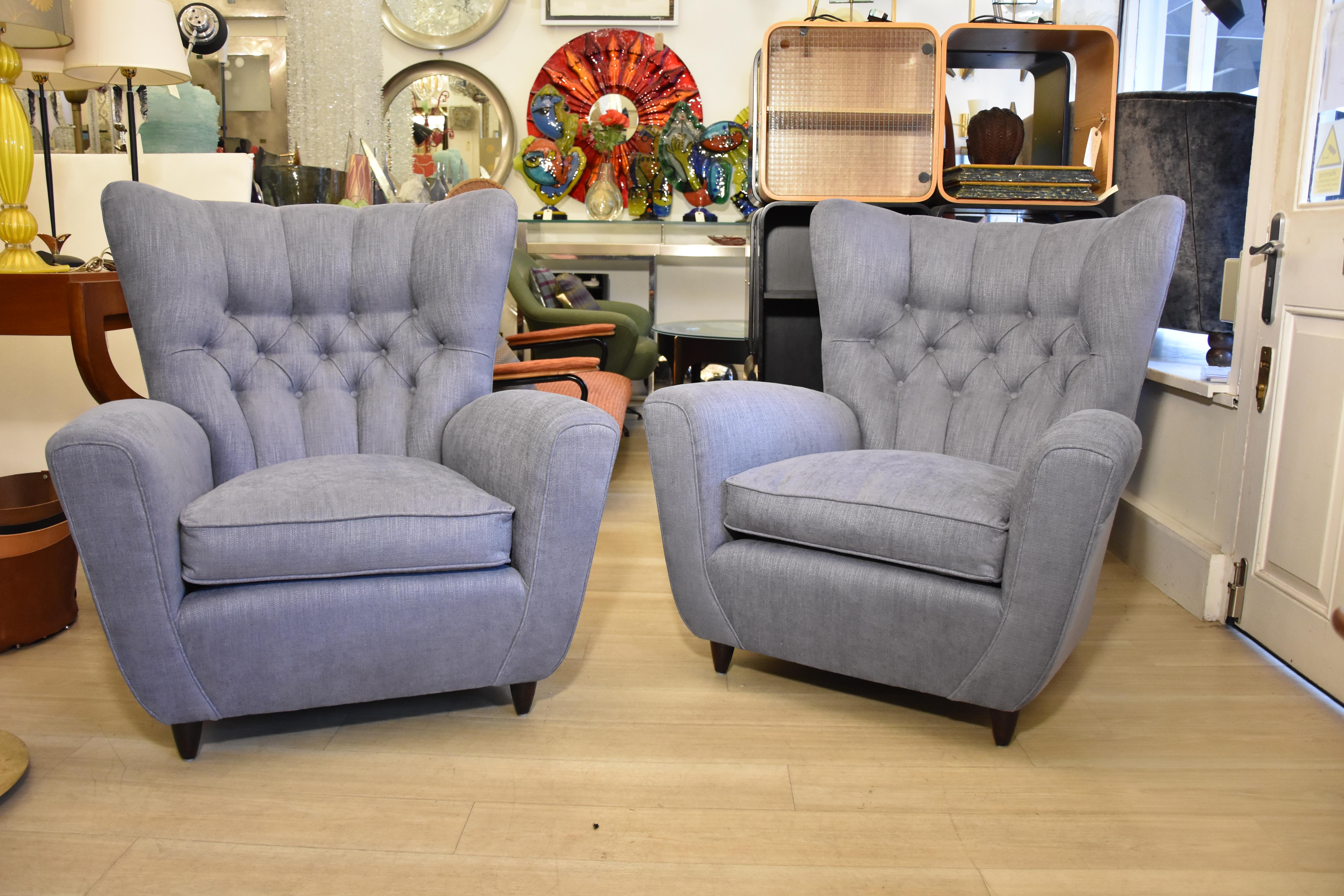 Pair of 1940s Italian Wing Armchairs Light Blue Tufted Back by Paolo Buffa In Good Condition For Sale In London, GB