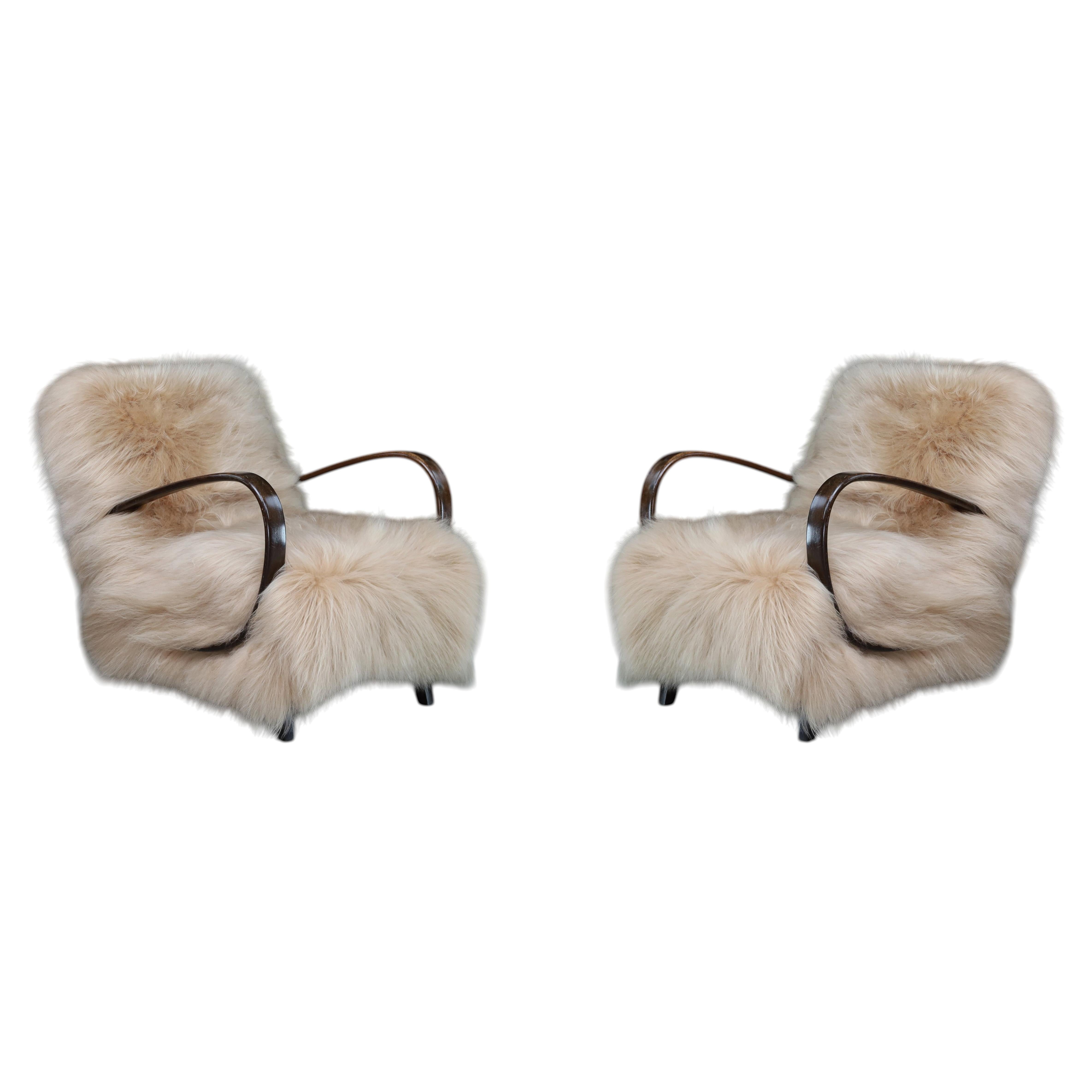 Pair of 1940s Jindřich Halabala Lounge Chairs in Icelandic Sheepskin, Sculptural