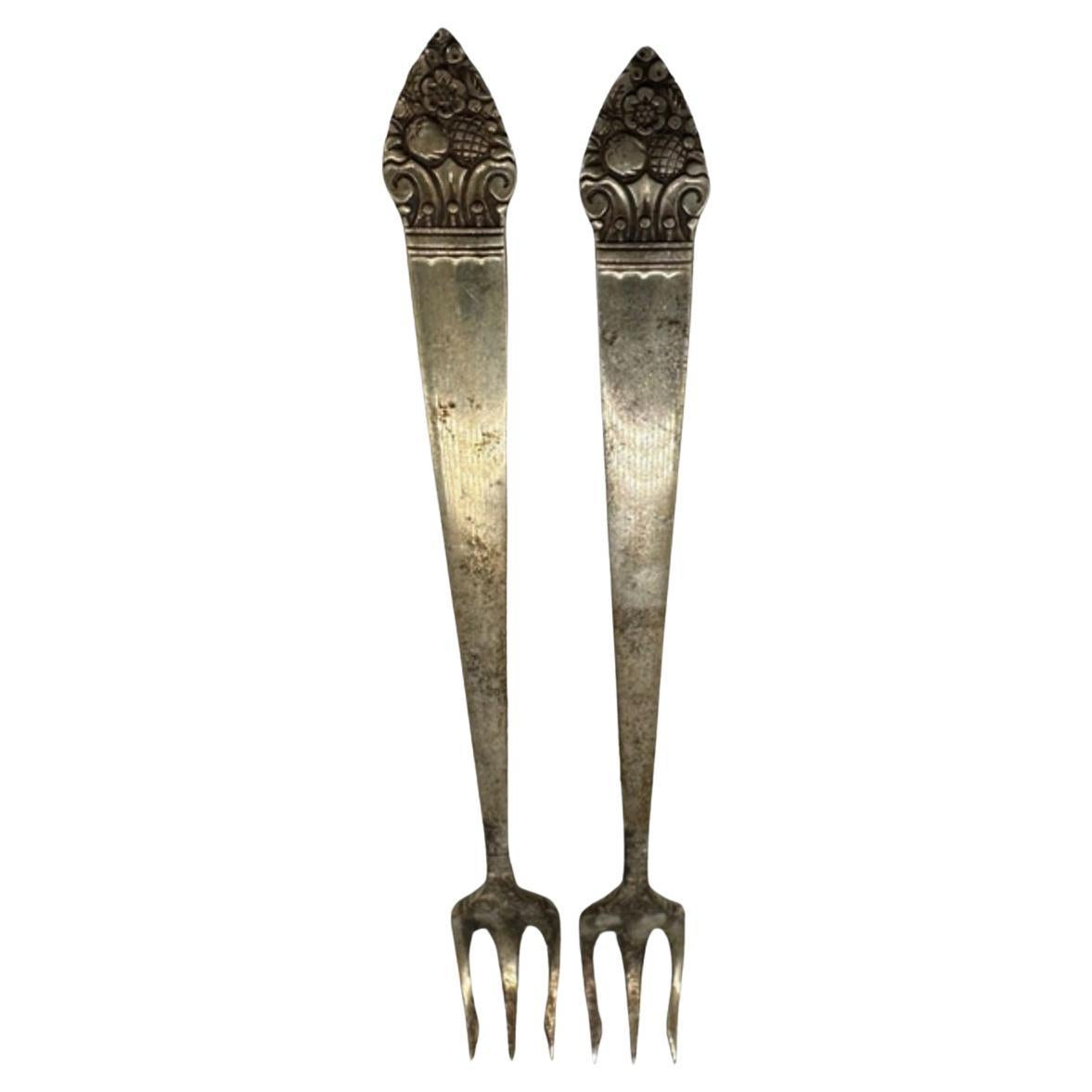 Pair of 1940's "King Cedric" Oneida Cocktail Oyster Seafood Forks For Sale