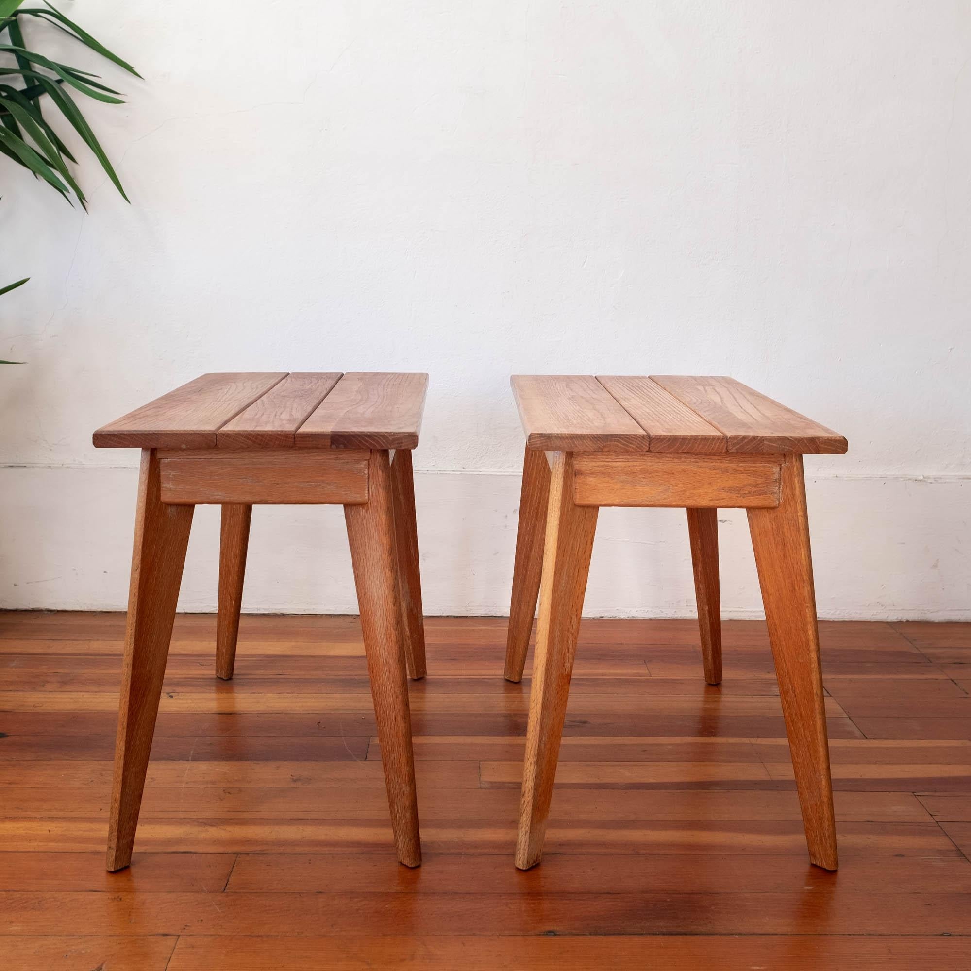 Mid-Century Modern Pair of 1940s Limed Oak Side Tables For Sale