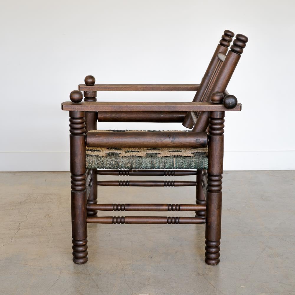 20ième siècle Paire de chaises longues en chêne et tissé des années 1940 par Charles Dudouyt en vente