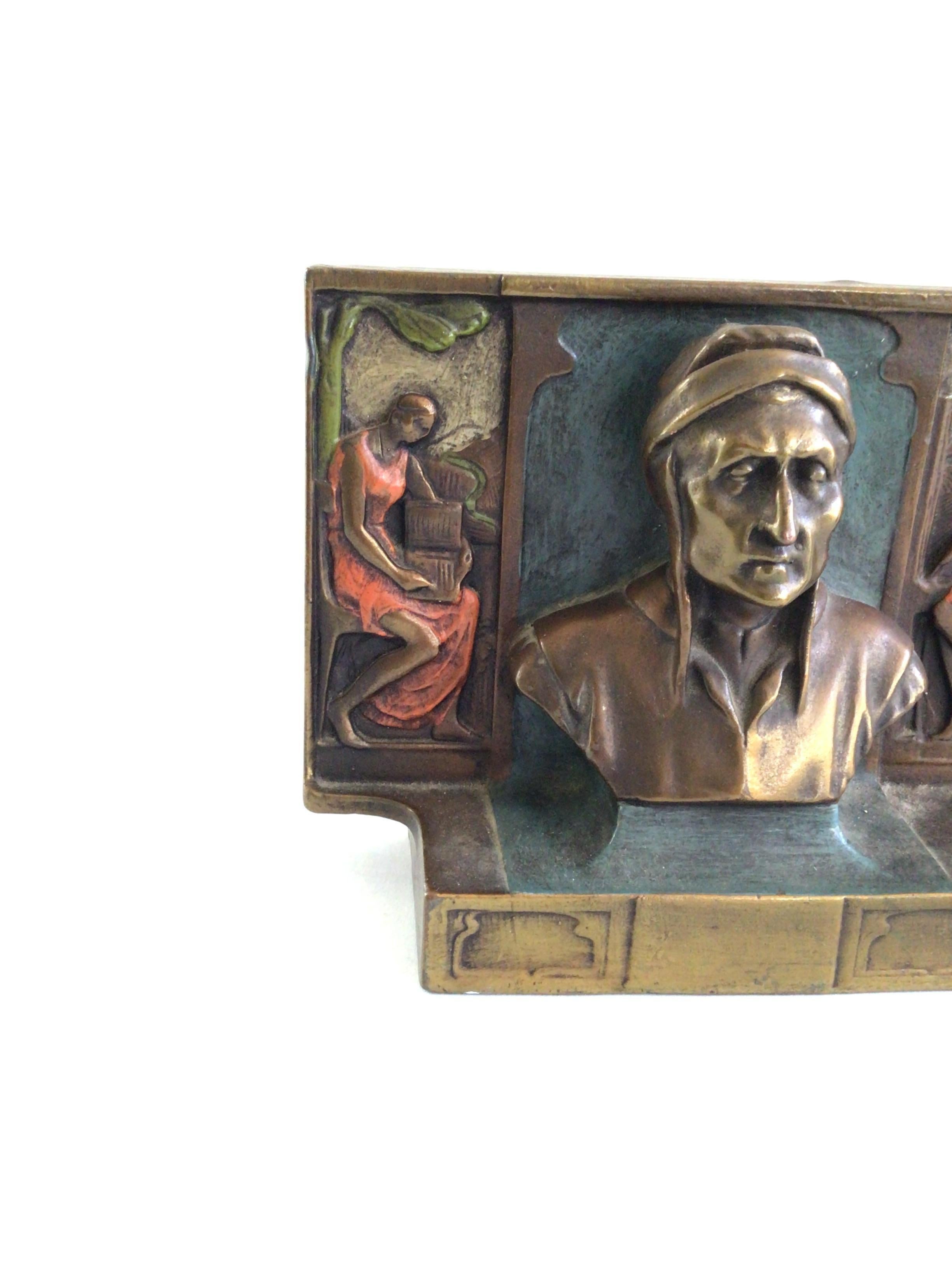 Coppia di fermalibri Dante in gesso bronzato dipinto degli anni '40 in vendita 1