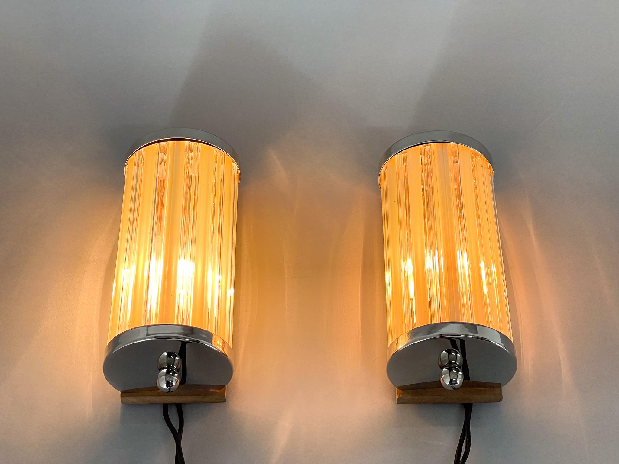 Pair of 1940s Rare Italian Chrome & Glass Wall Lamps, Restored 2