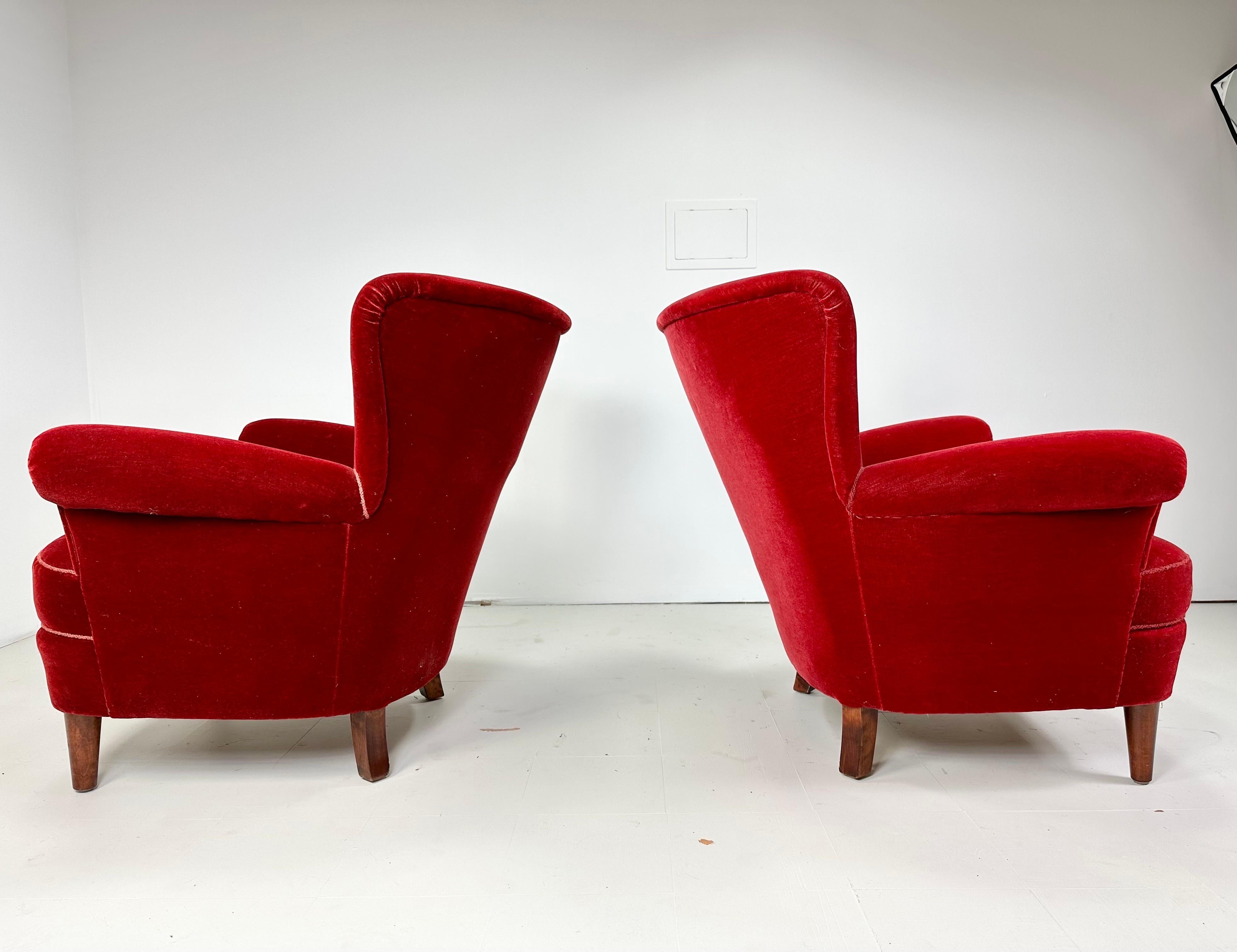 Scandinavian Modern Pair of 1940’s Red Velvet Danish Lounge Chairs  For Sale