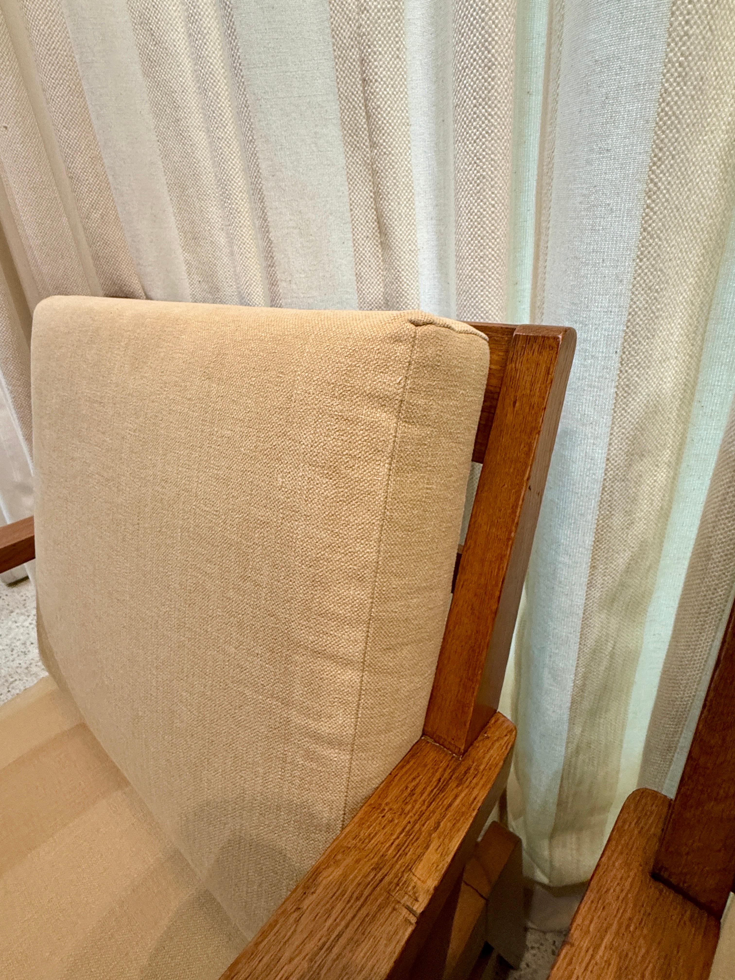 Pair of 1940's Rene Gabriel Oak Armchairs en vente 3