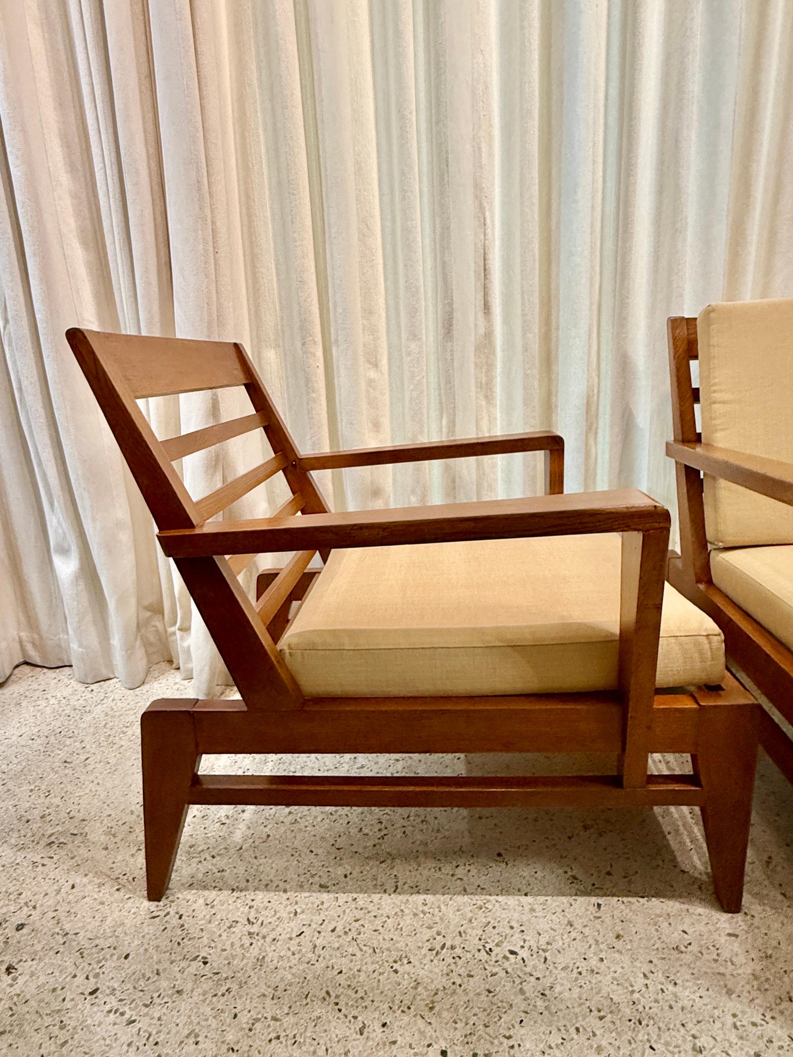 Pair of 1940's Rene Gabriel Oak Armchairs en vente 4
