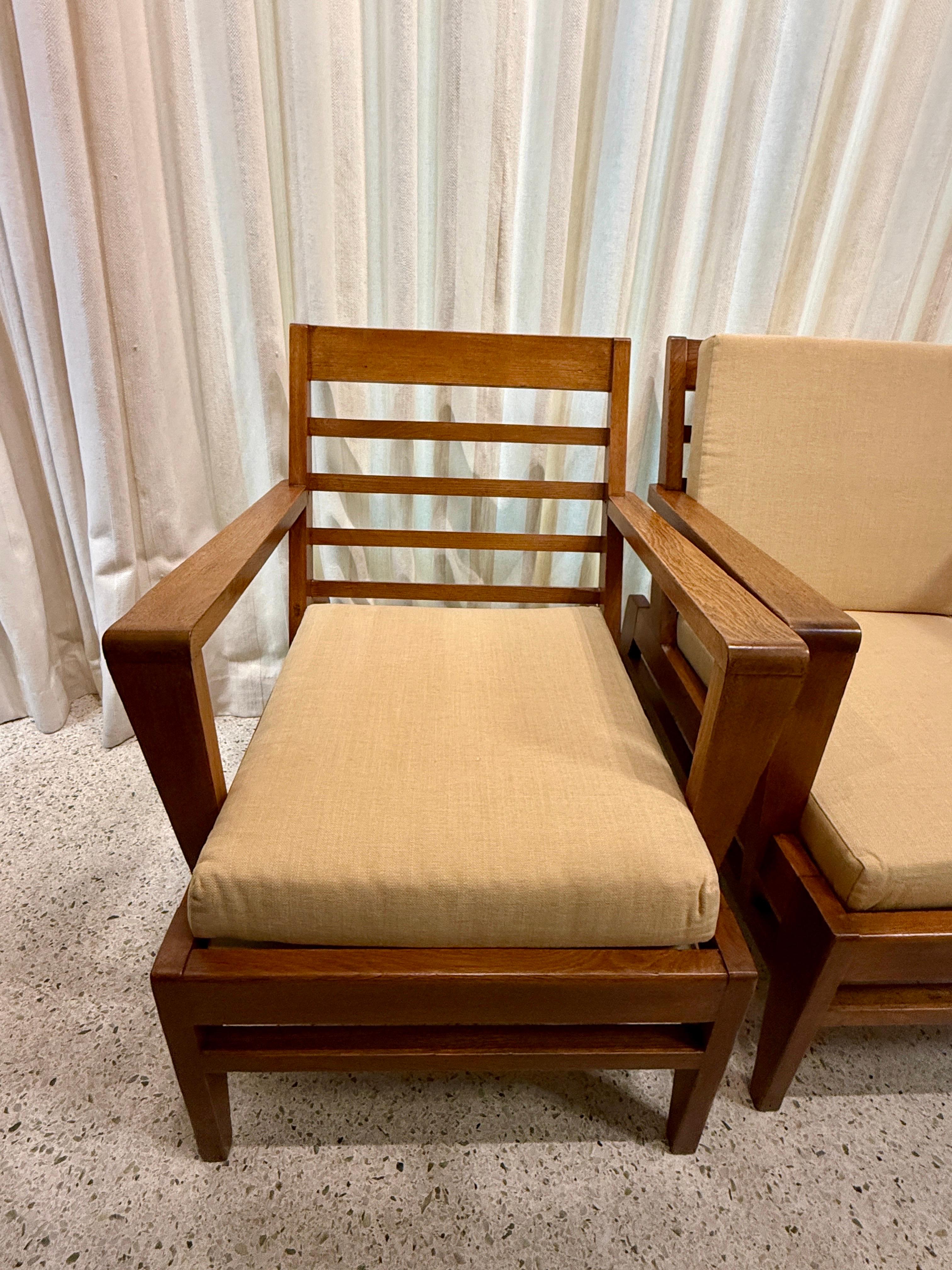 Pair of 1940's Rene Gabriel Oak Armchairs en vente 6