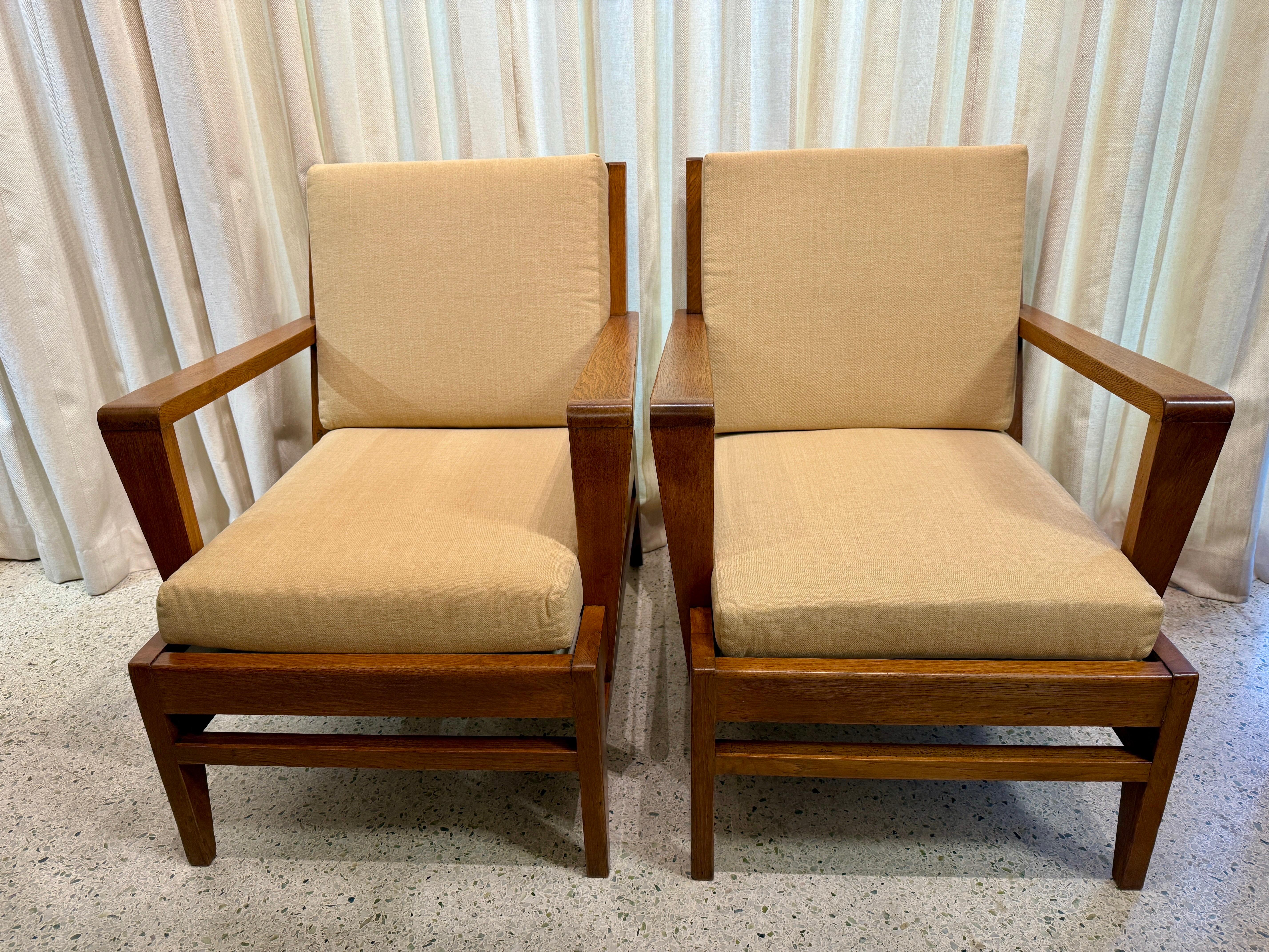 Pair of 1940's Rene Gabriel Oak Armchairs Bon état - En vente à North Miami, FL