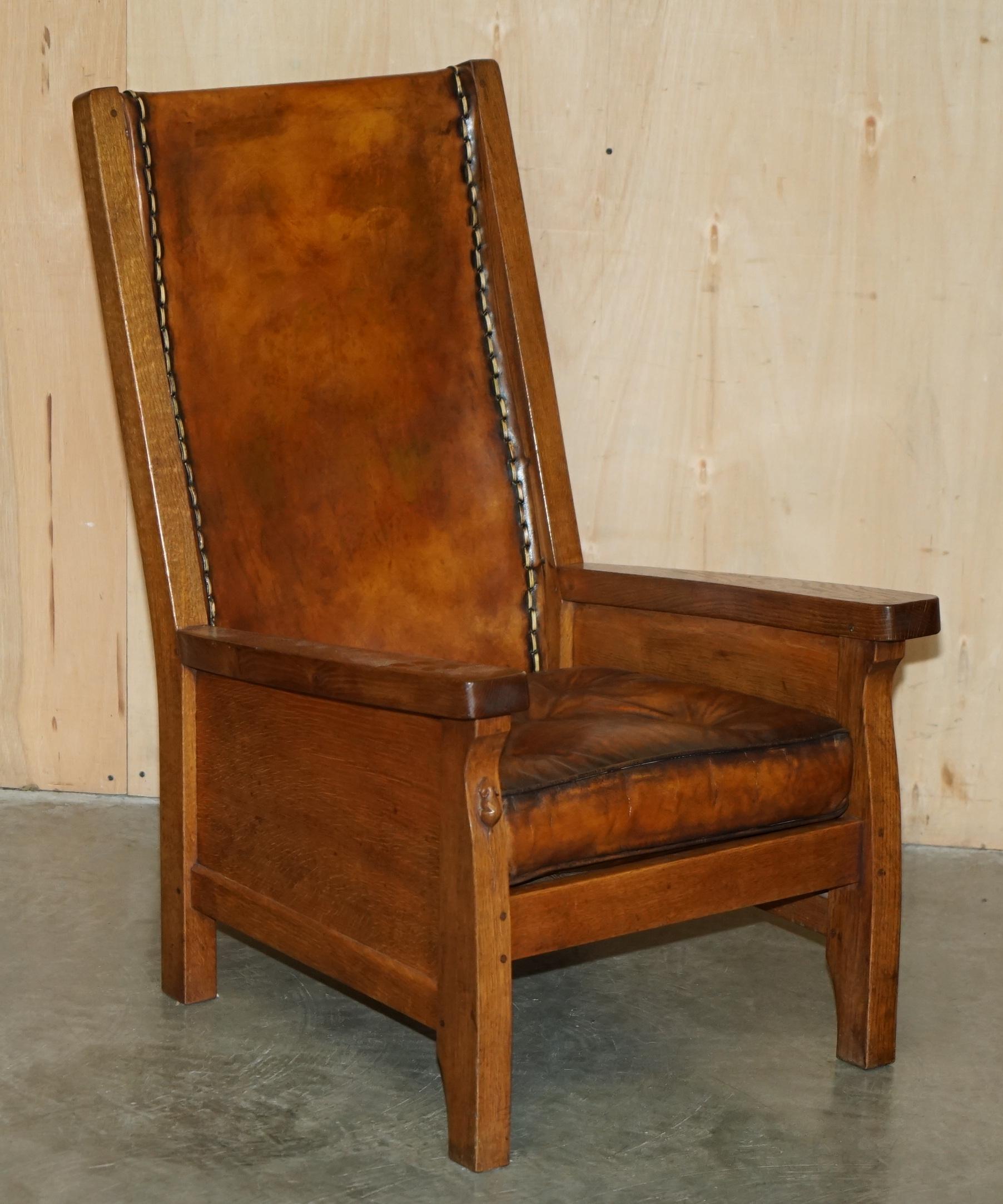 PAR DE SILLONES DE CUERO DE 1940 ROBERT MOUSEMAN THOMPSON BROWN CHESTERFIELD en venta 7