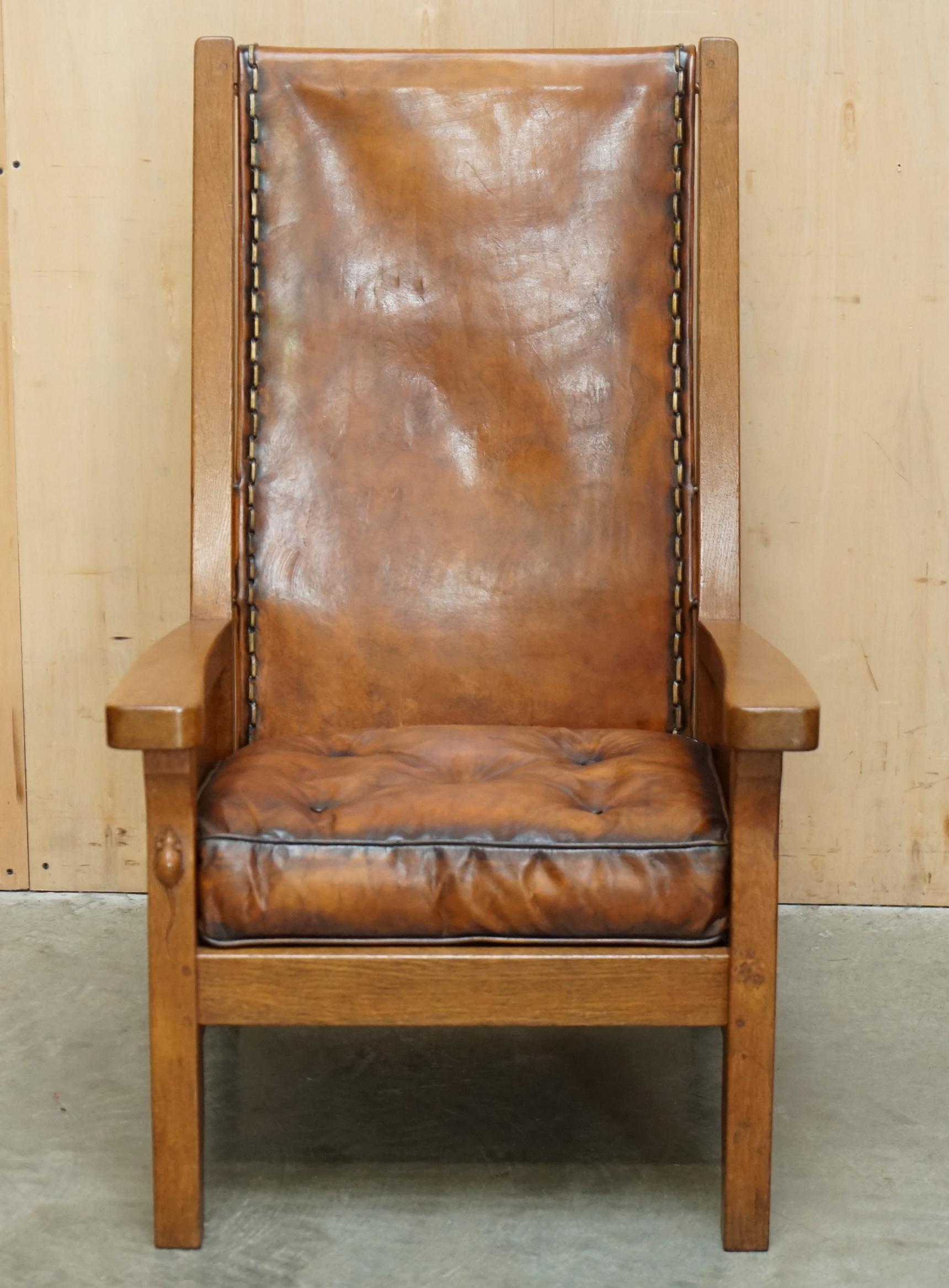 PAR DE SILLONES DE CUERO DE 1940 ROBERT MOUSEMAN THOMPSON BROWN CHESTERFIELD Inglés en venta