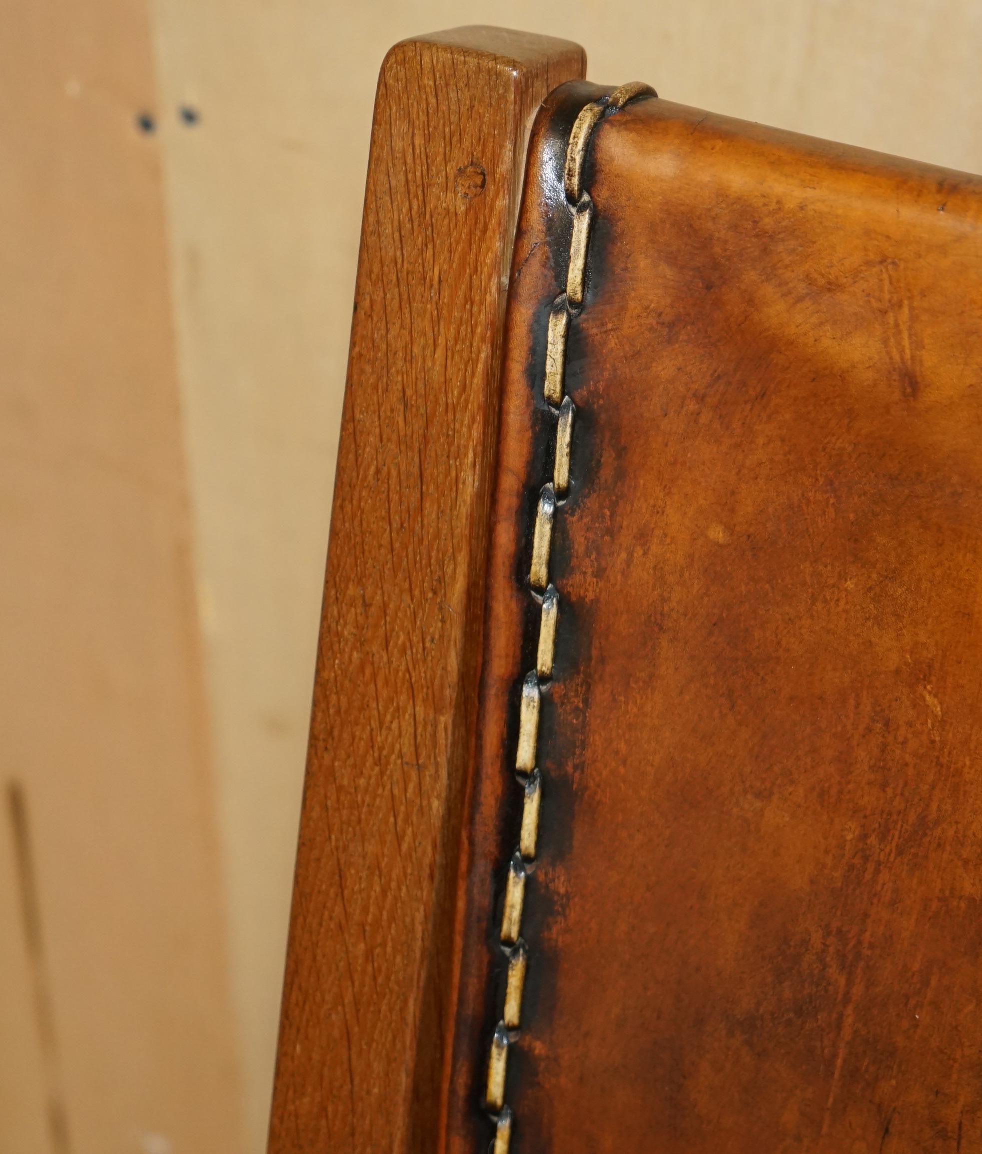 PAR DE SILLONES DE CUERO DE 1940 ROBERT MOUSEMAN THOMPSON BROWN CHESTERFIELD en Bueno estado para la venta en West Sussex, Pulborough