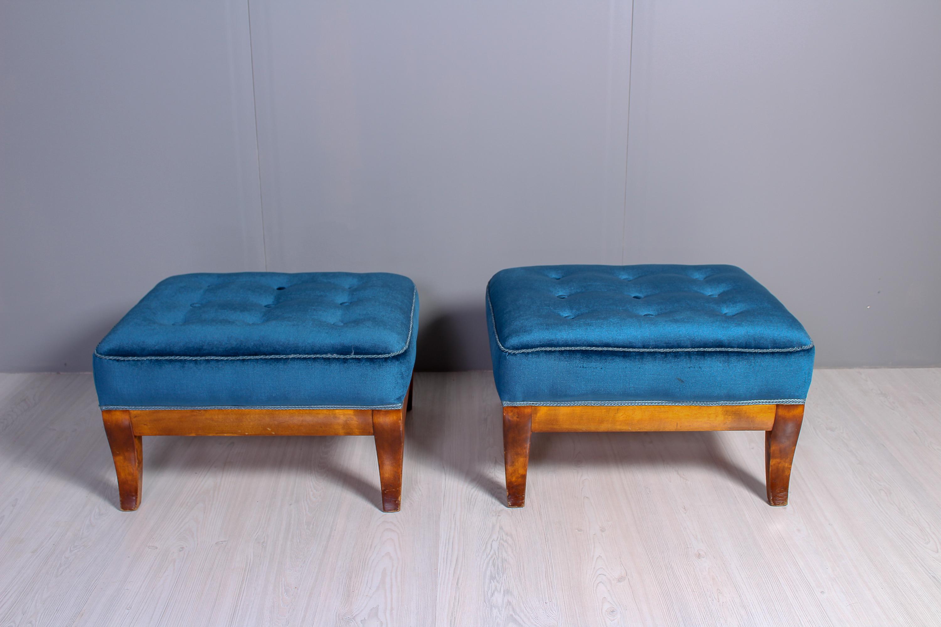 Pair of 1940s Scandinavian Lounge Chairs and Ottomans  8