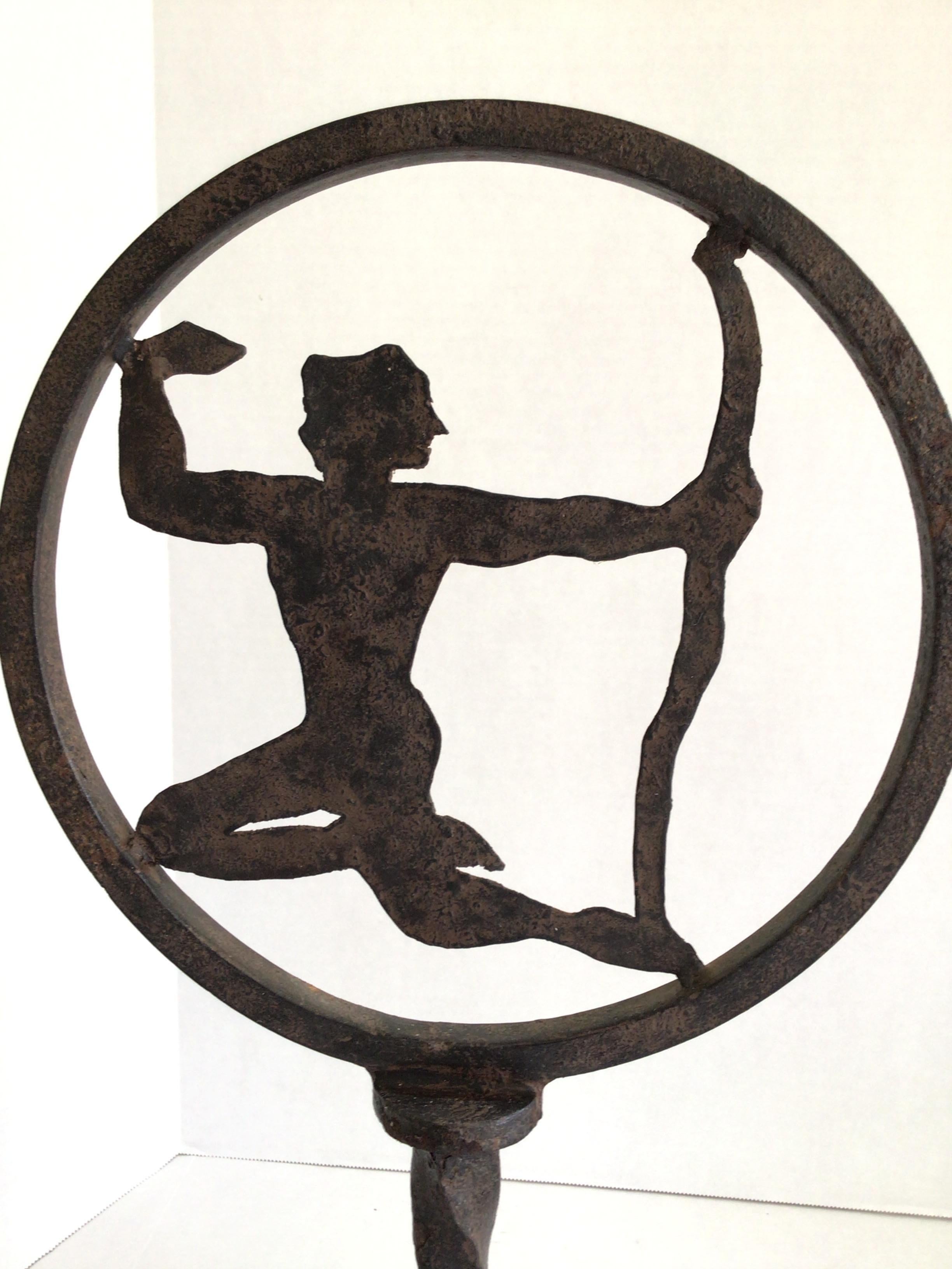 Metà XX secolo Coppia di sculture decorative da appoggio in ferro massiccio del 1940 in vendita