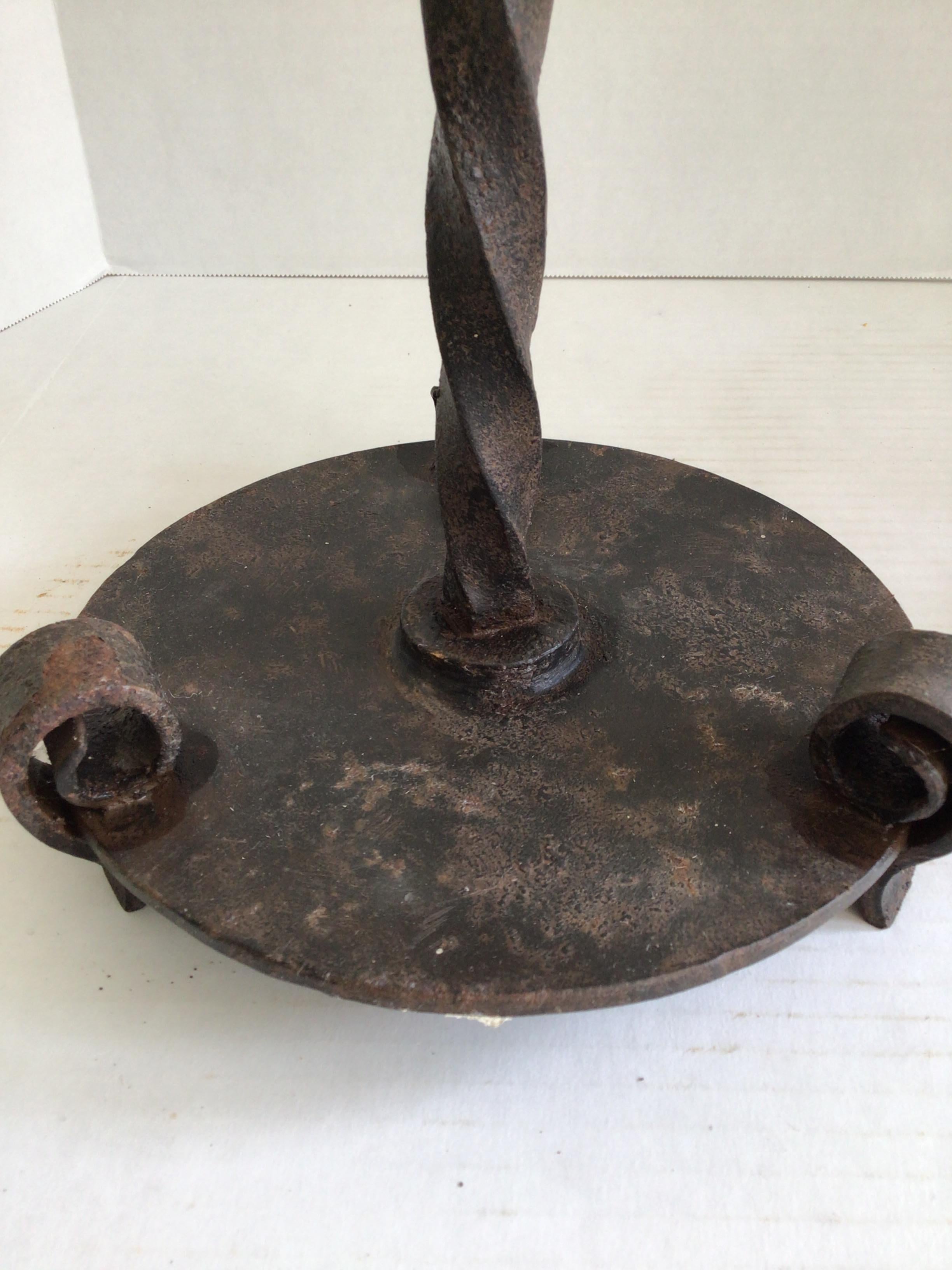 Coppia di sculture decorative da appoggio in ferro massiccio del 1940 in vendita 1