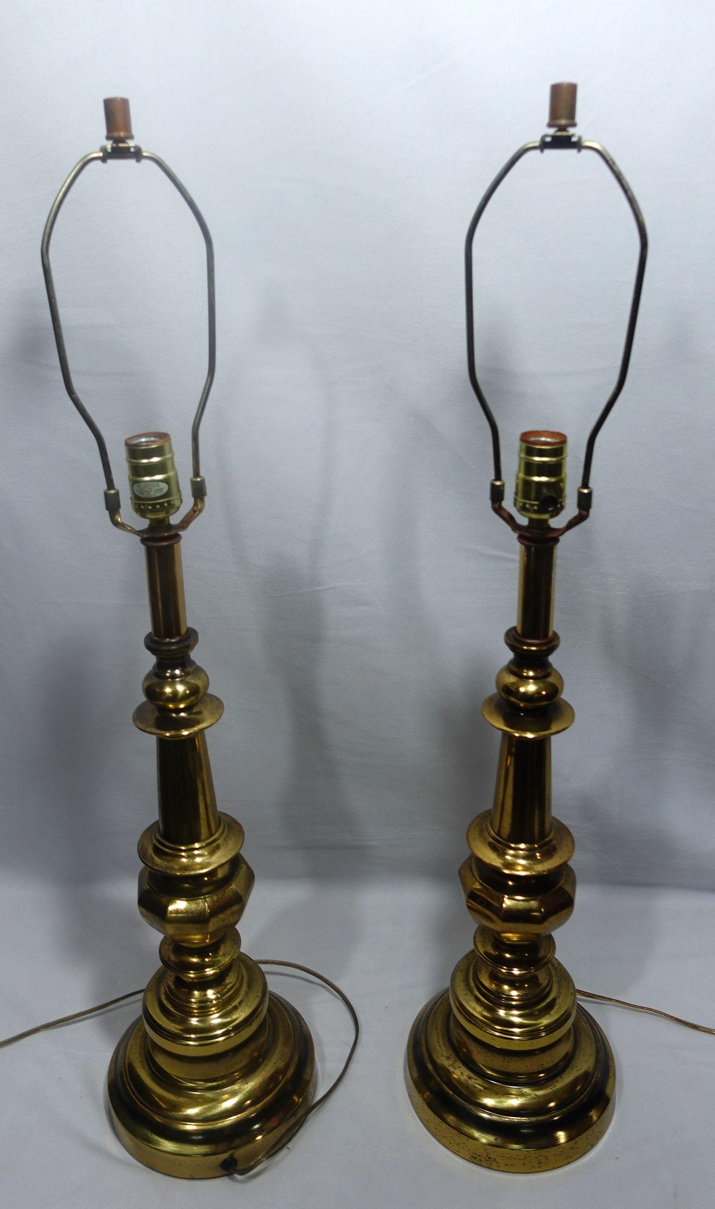 Américain Paire de lampes de bureau Stiffel en laiton des années 1940 en vente