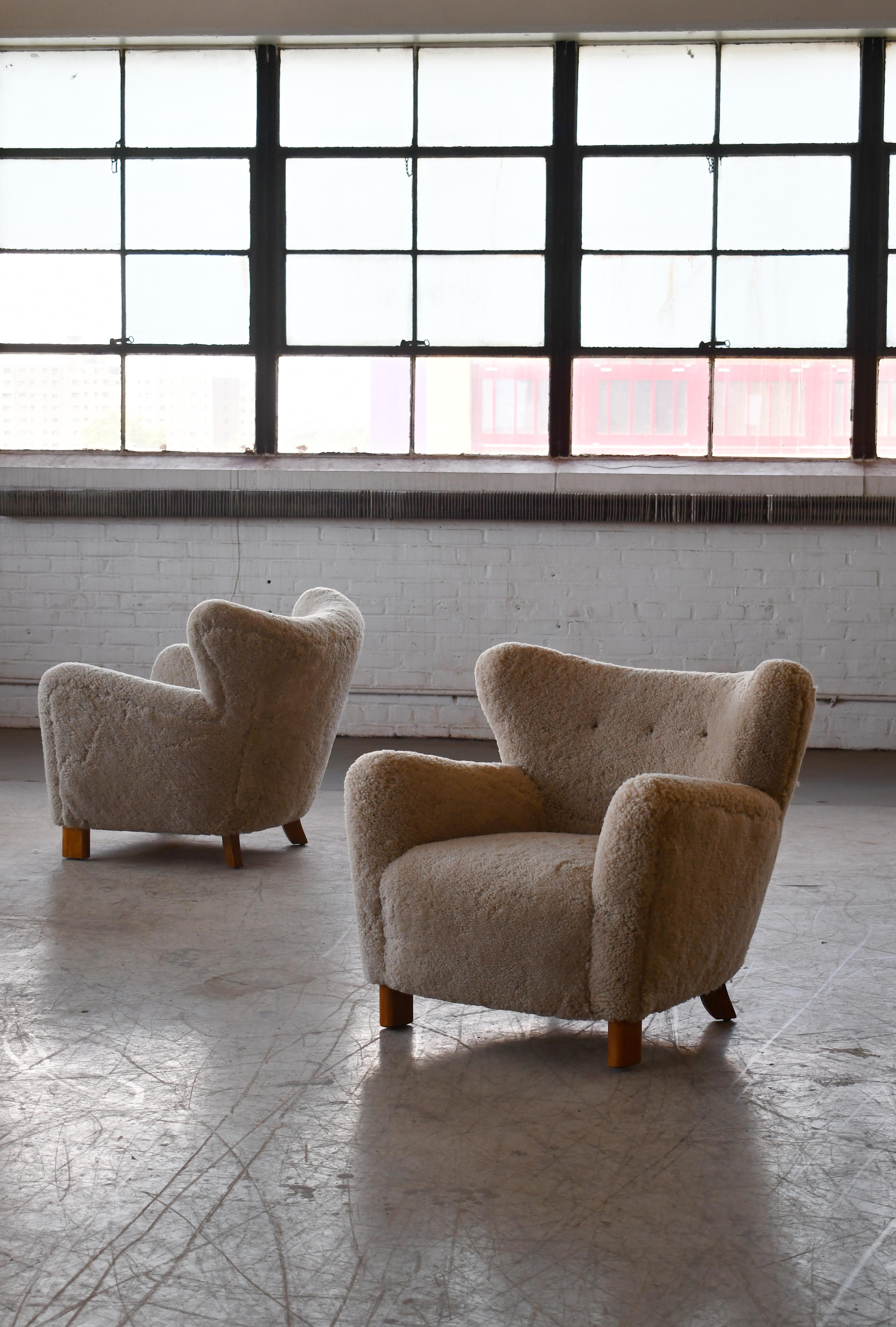 Pair of 1940's Style Classic Club or Lounge Chairs in Grey Shearling In New Condition For Sale In Bridgeport, CT