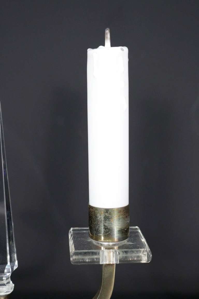 Milieu du XXe siècle Paire de chandeliers de table des années 1940 en bronze et cristal en vente