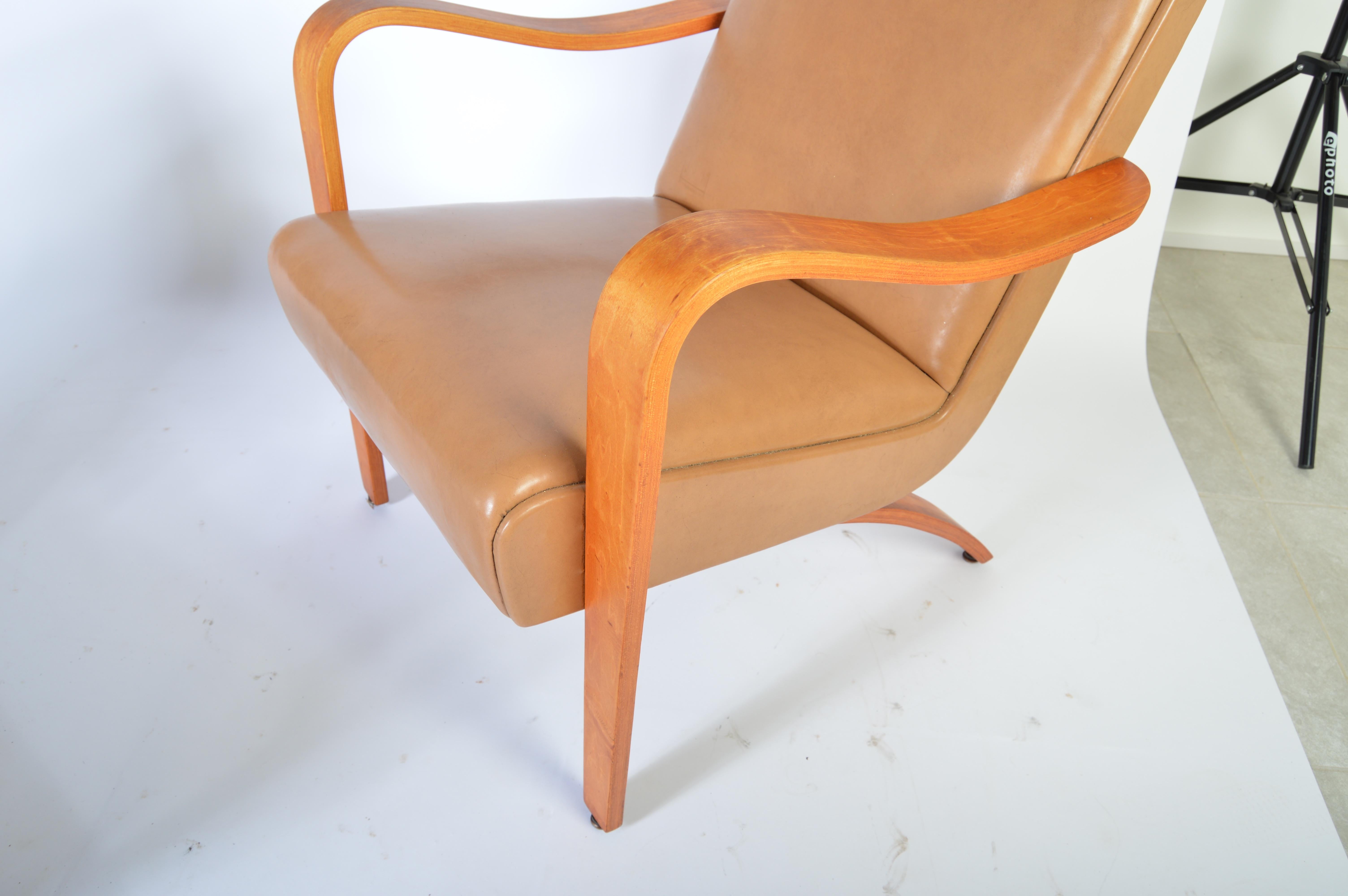 Mid-20th Century Pair of 1940s Thonet Bentwood Lounge Chairs