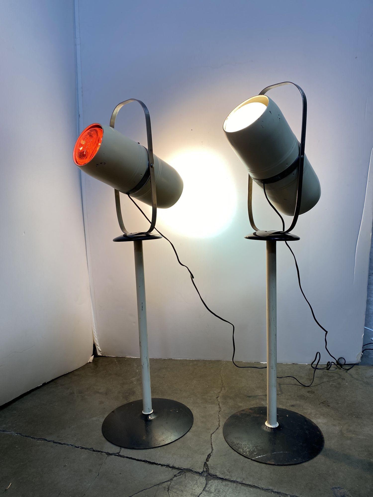 Coppia di lampade autoabbronzanti Westinghouse di metà secolo del 1940 in vendita 5