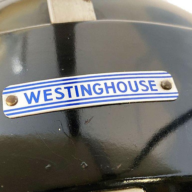 Coppia di lampade autoabbronzanti Westinghouse di metà secolo del 1940 in vendita 4