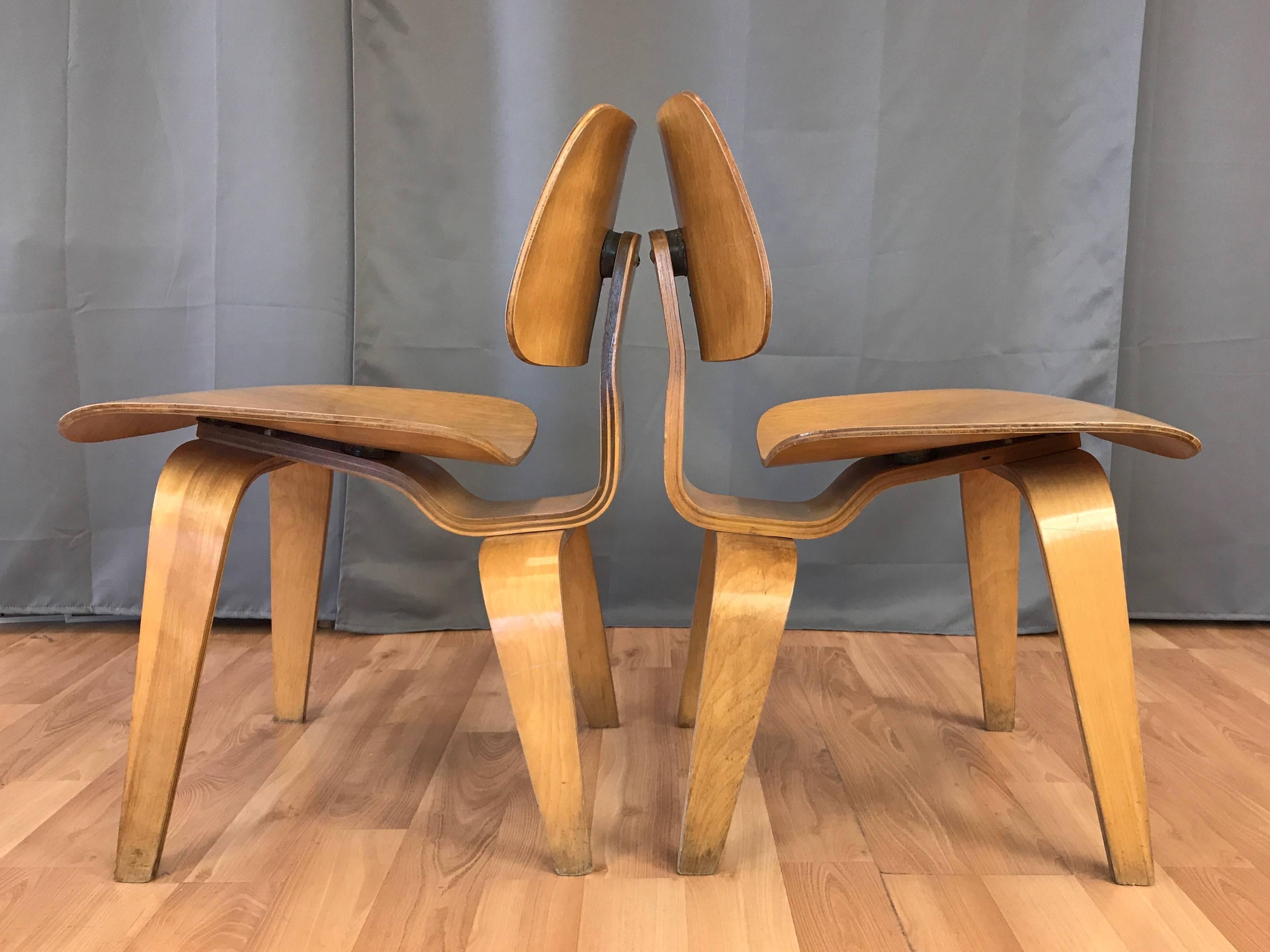 Mid-Century Modern Pair of 1948 Eames for Herman Miller Evans Production Ash DCW Chairs