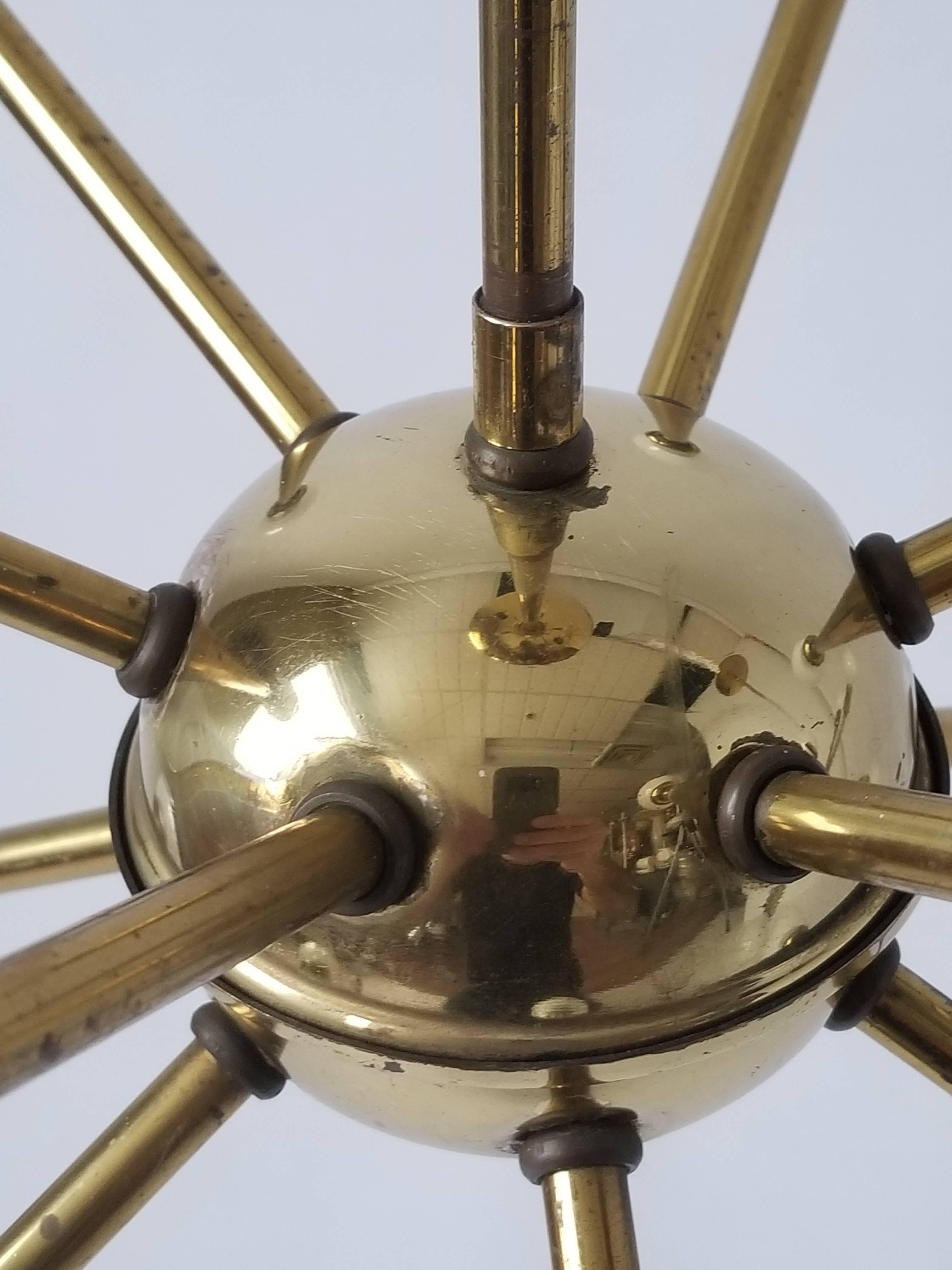 Laiton Paire de Sputniks à douze bras en laiton des années 1950, États-Unis