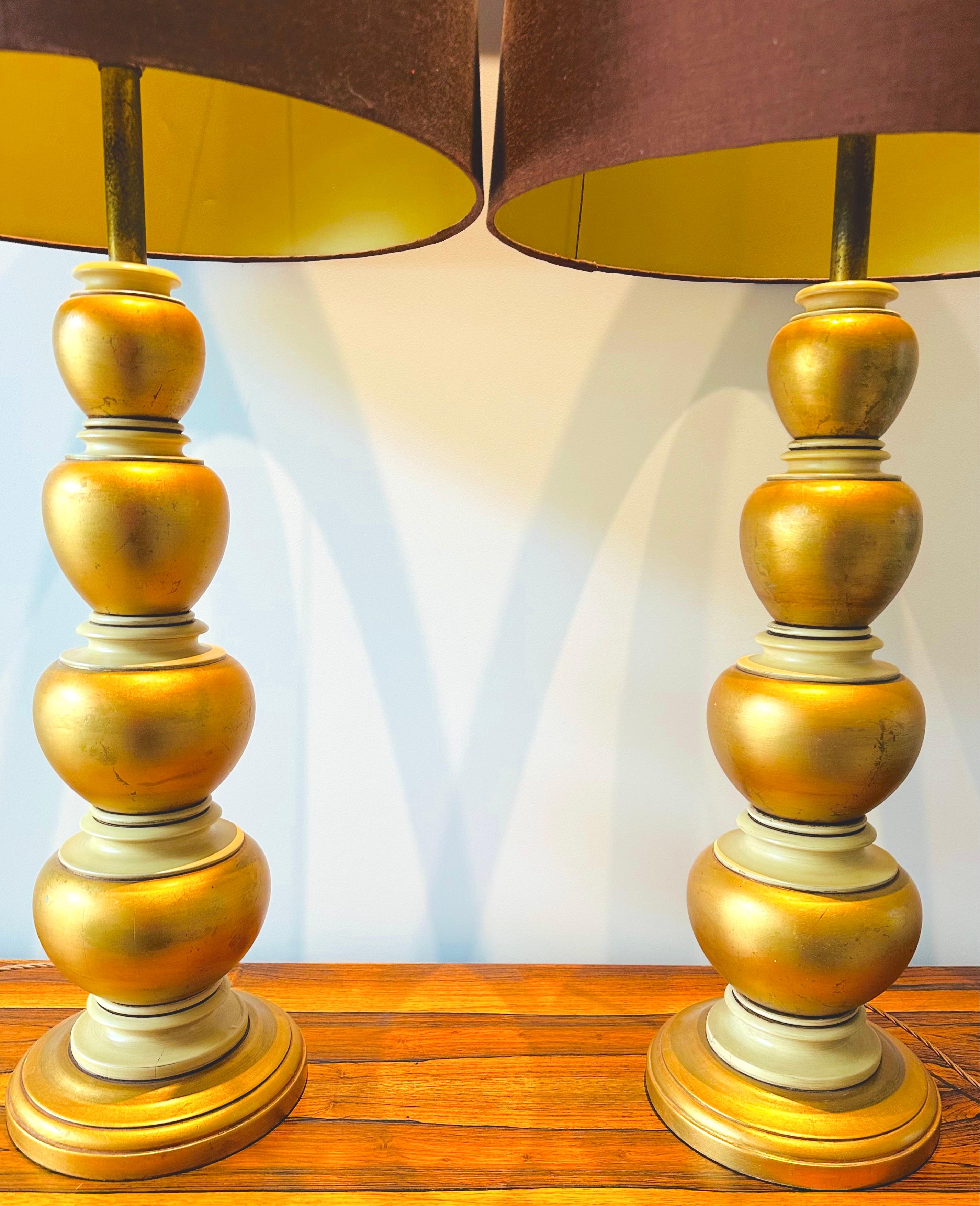 Mid-Century Modern Pair of 1950s American Frederick Cooper Gold Leaf & Brass Table Lamps Inc Shades For Sale