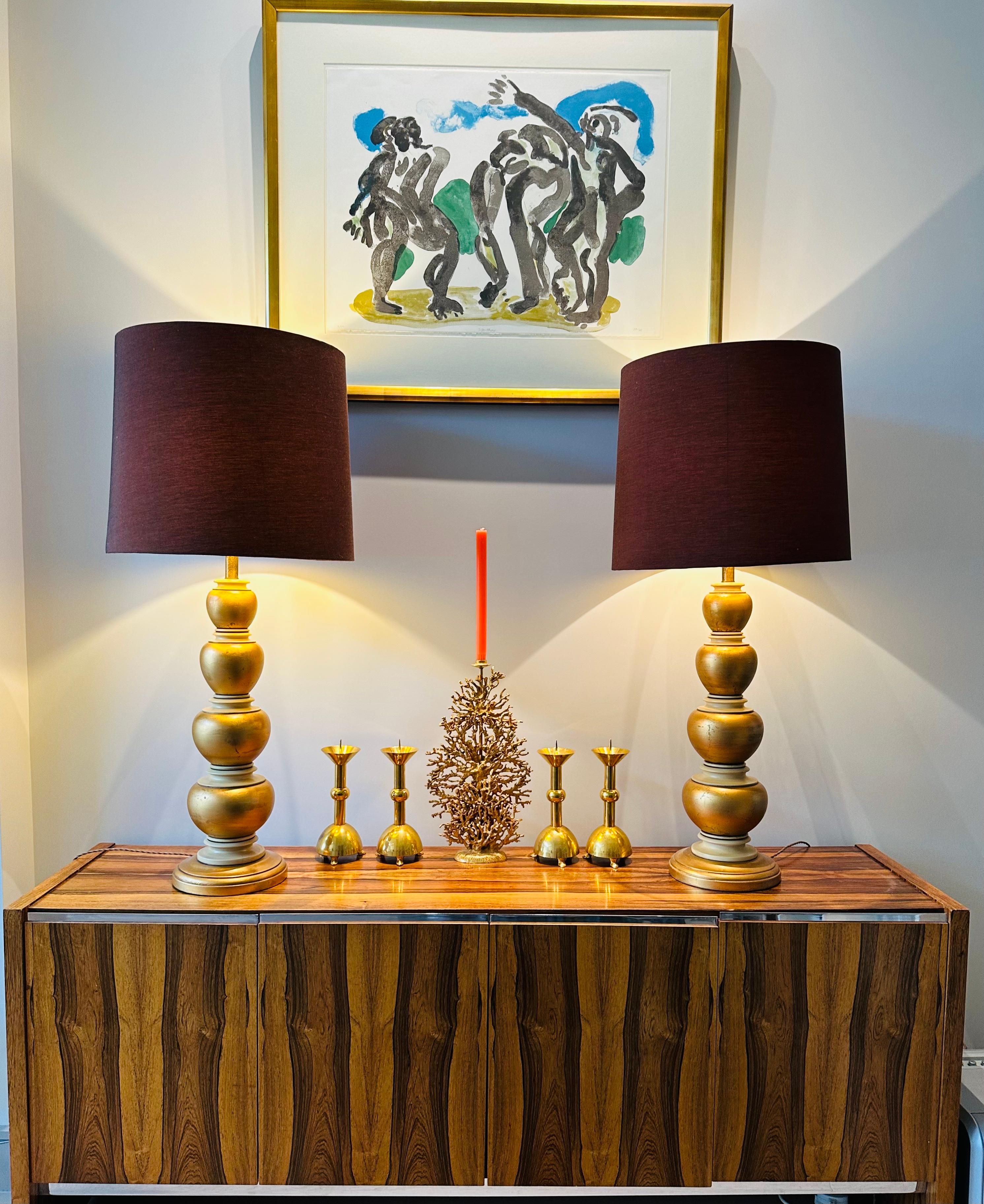 Pair of 1950s American Frederick Cooper Gold Leaf & Brass Table Lamps Inc Shades For Sale 1
