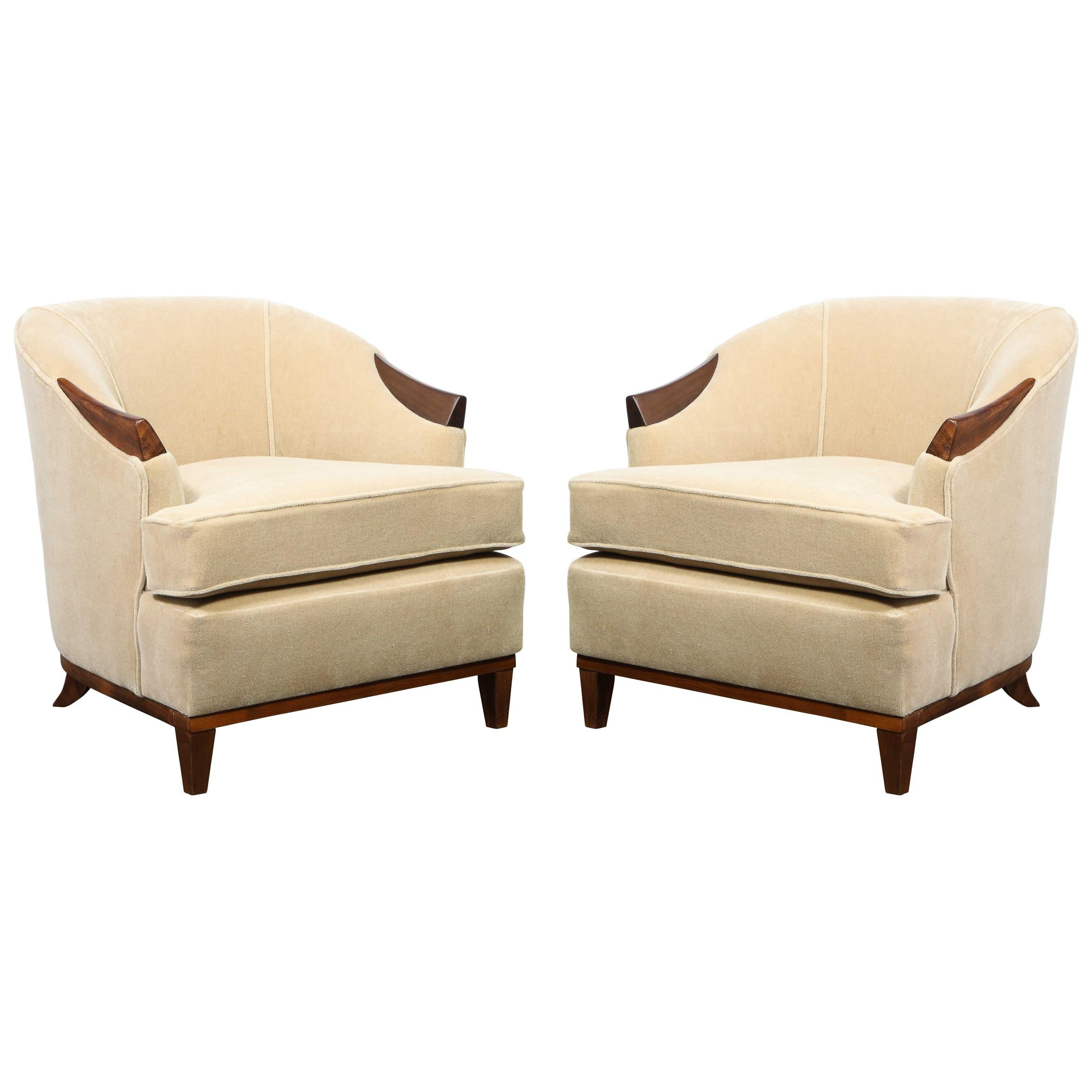 Pair of 1950s American Mid-Century Modern Ecru Mohair and Walnut Armchairs