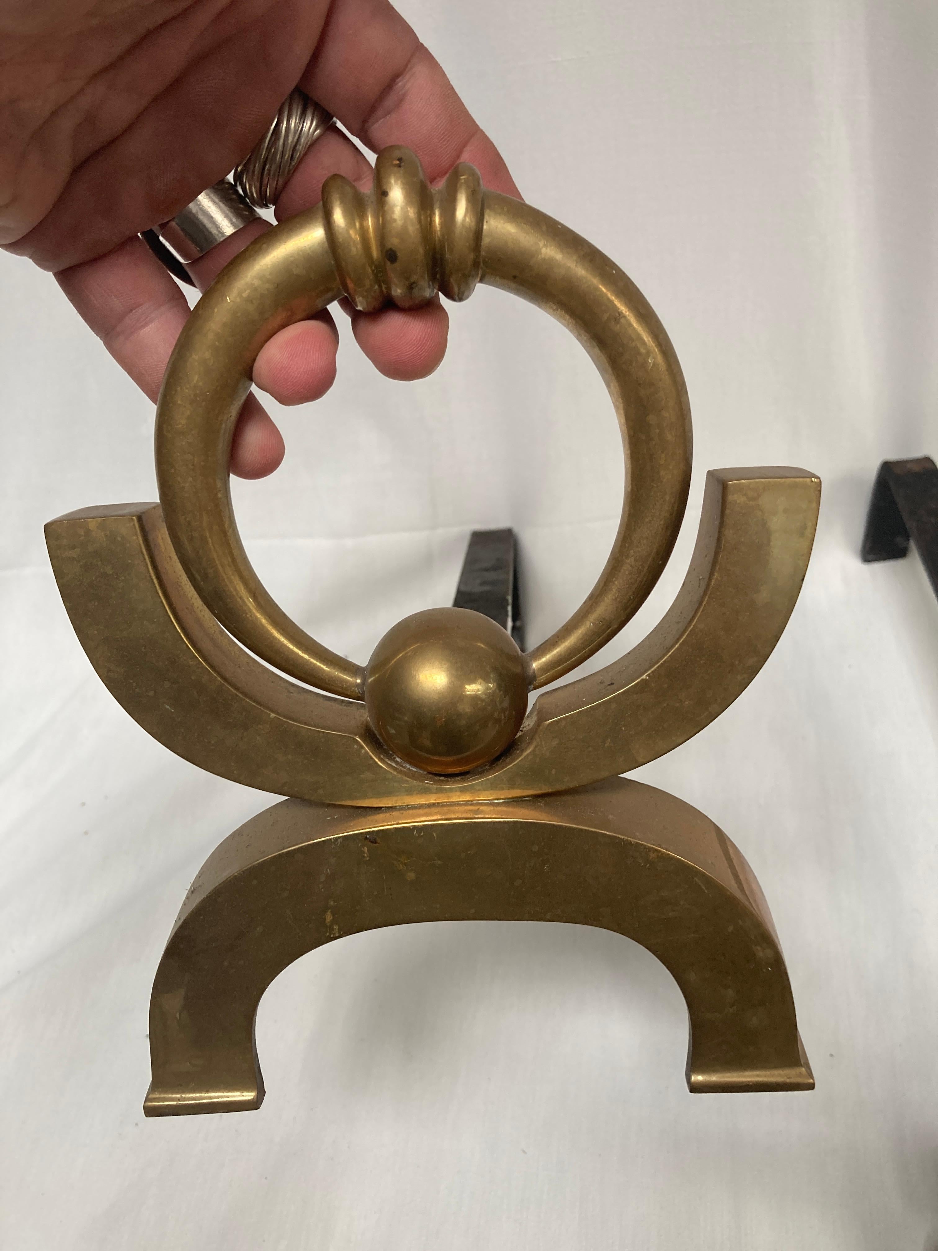 Coppia di candelabri degli anni '50 attribuiti a Jacques Adnet In condizioni buone in vendita a Bois-Colombes, FR