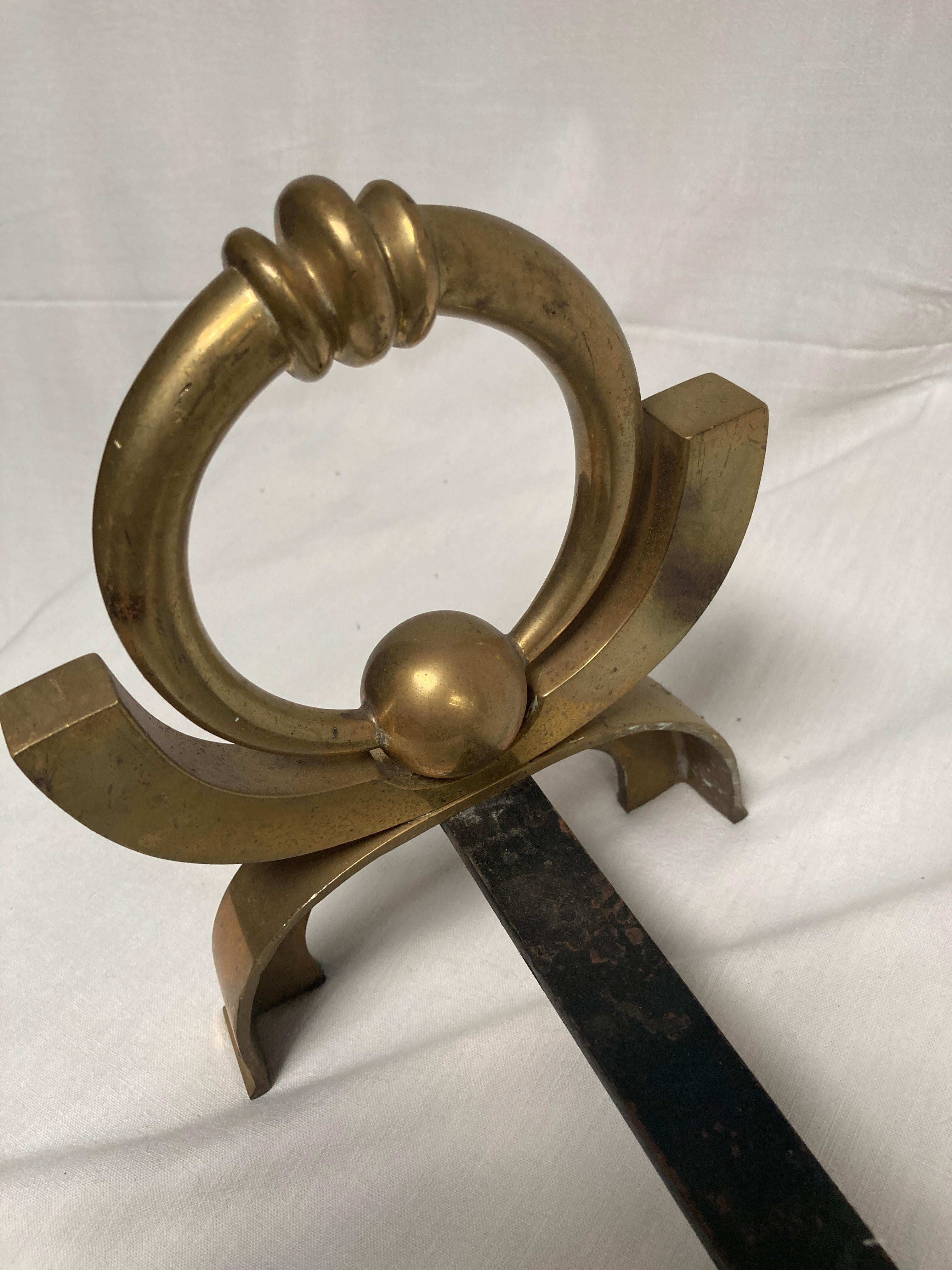 Bronzo Coppia di candelabri degli anni '50 attribuiti a Jacques Adnet in vendita