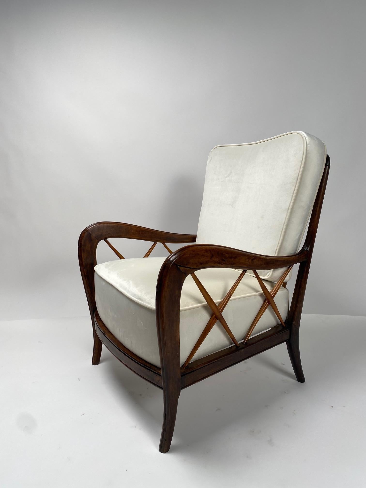 Pair of 1950s armchairs by Paolo Buffa, Italy, 1950s

One of the most iconic and representative models of 1950s Italian design, wooden structure and cushions recently reupholstered with white velvet. These are elegant and refined armchairs, capable