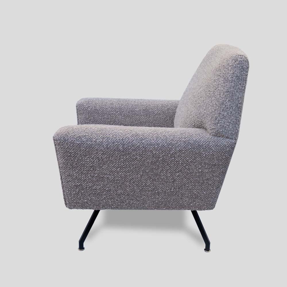 Paire de fauteuils italiens des années 50 en tissu bouclé brun clair attribués à Lenzi en vente 1