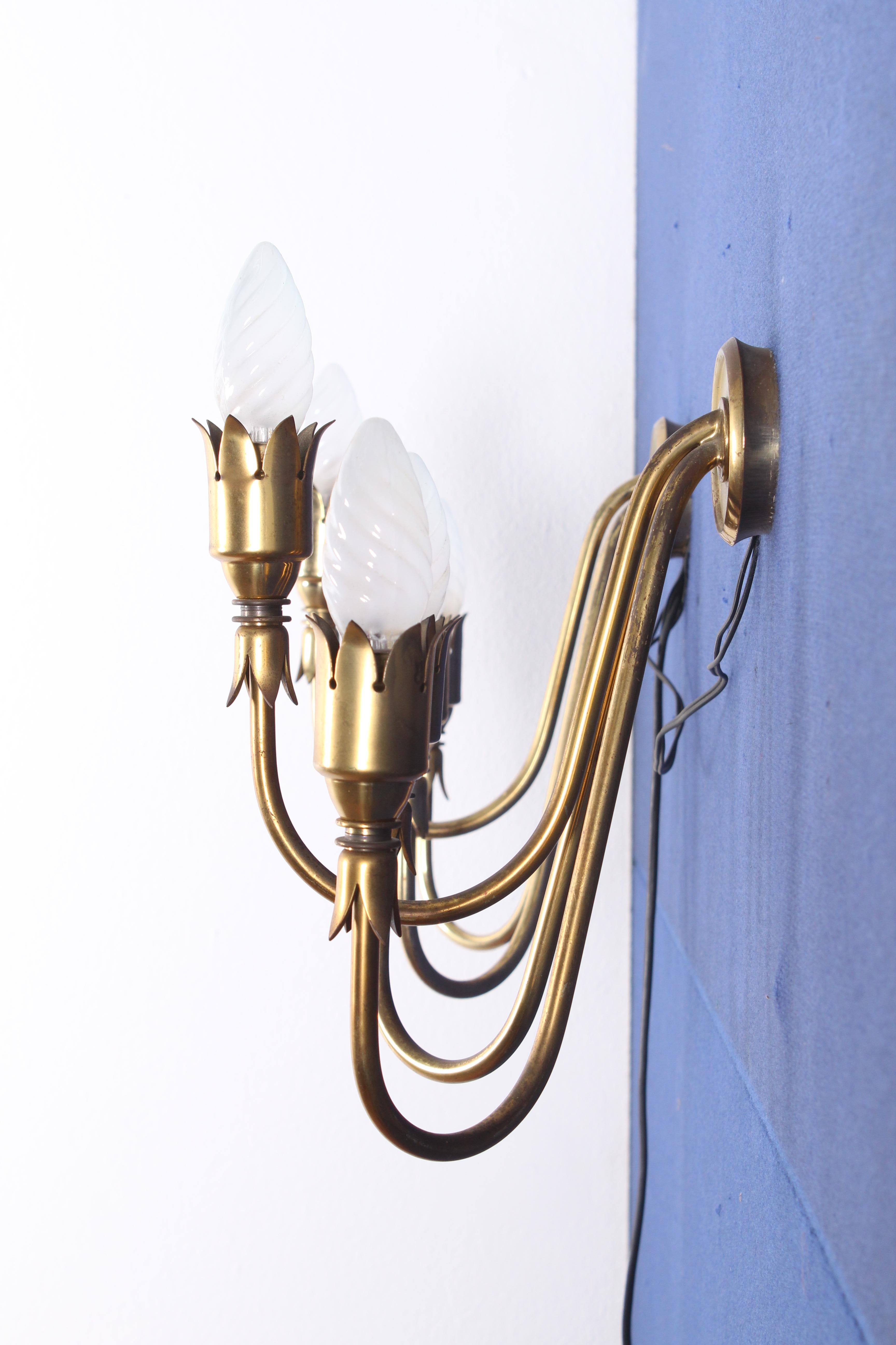 Midcentury design  pair of brass sconces  Arredoluce  Italy 1950s  In Good Condition In Palermo, IT