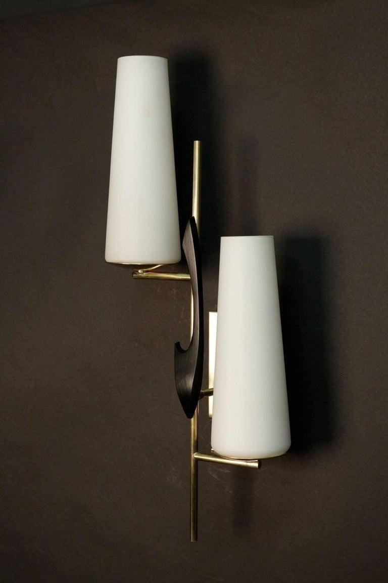 Metà XVII secolo Coppia di lampade asimmetriche degli anni '50 di Maison Arlus in vendita