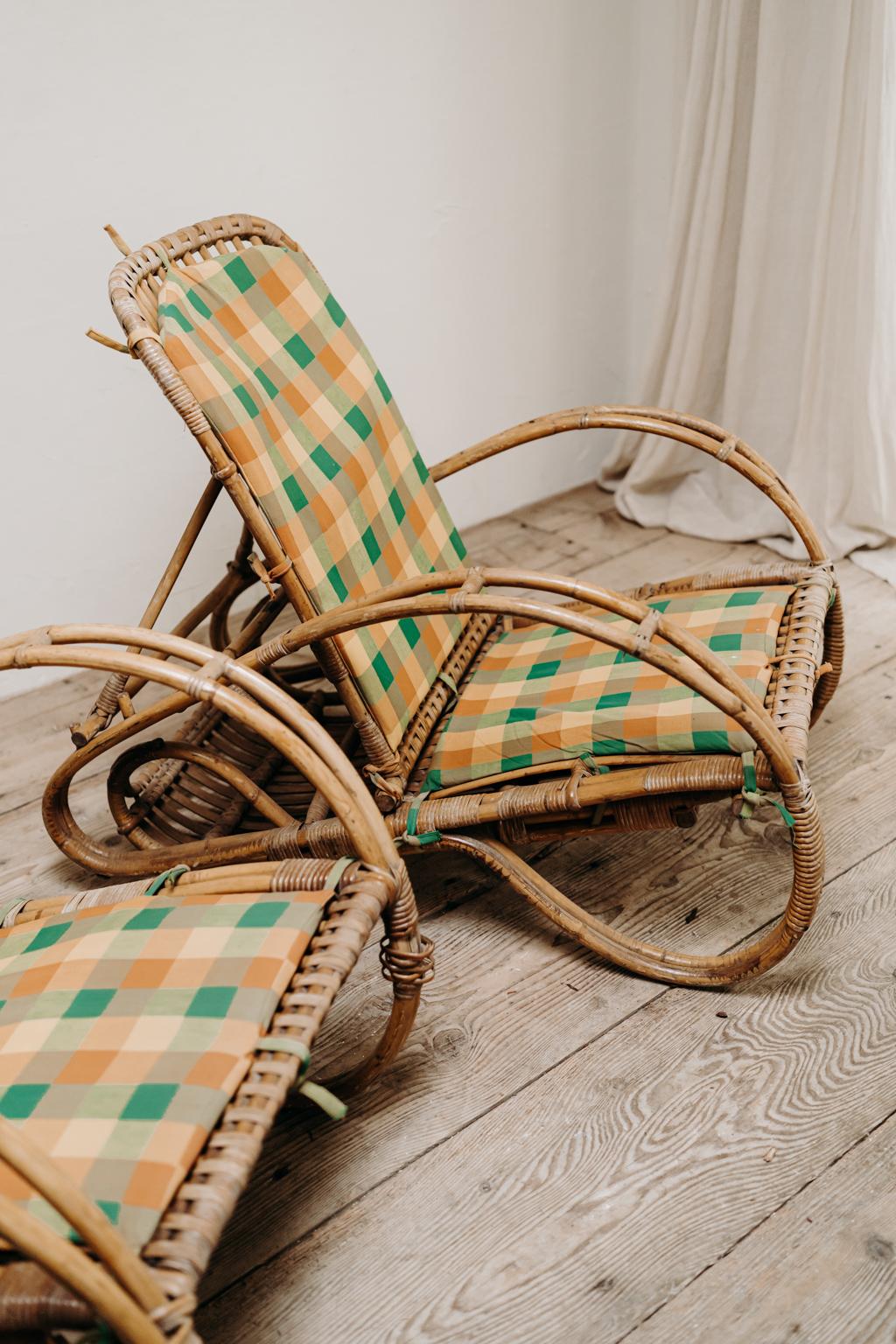 Tissu Paire de chaises en bambou des années 1950  en vente