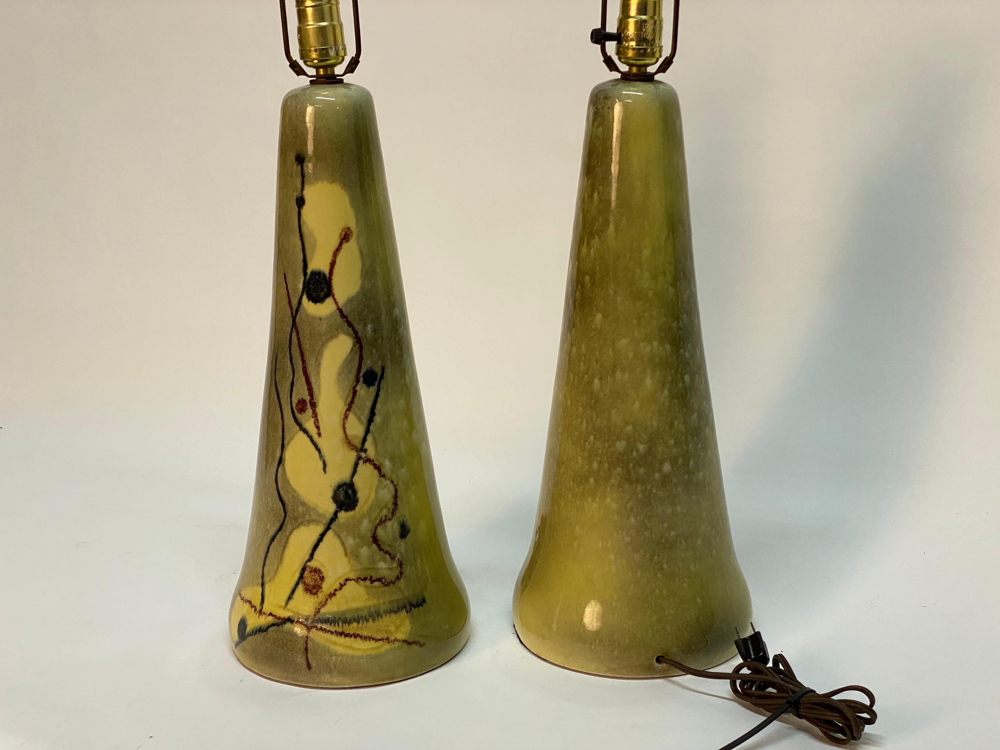 Cast Pair of 1950s Biomorphic Abstract Decorated Ceramic Lamps For Sale