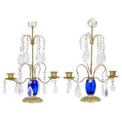 Paire de chandeliers décoratifs en laiton et verre taillé des années 1950