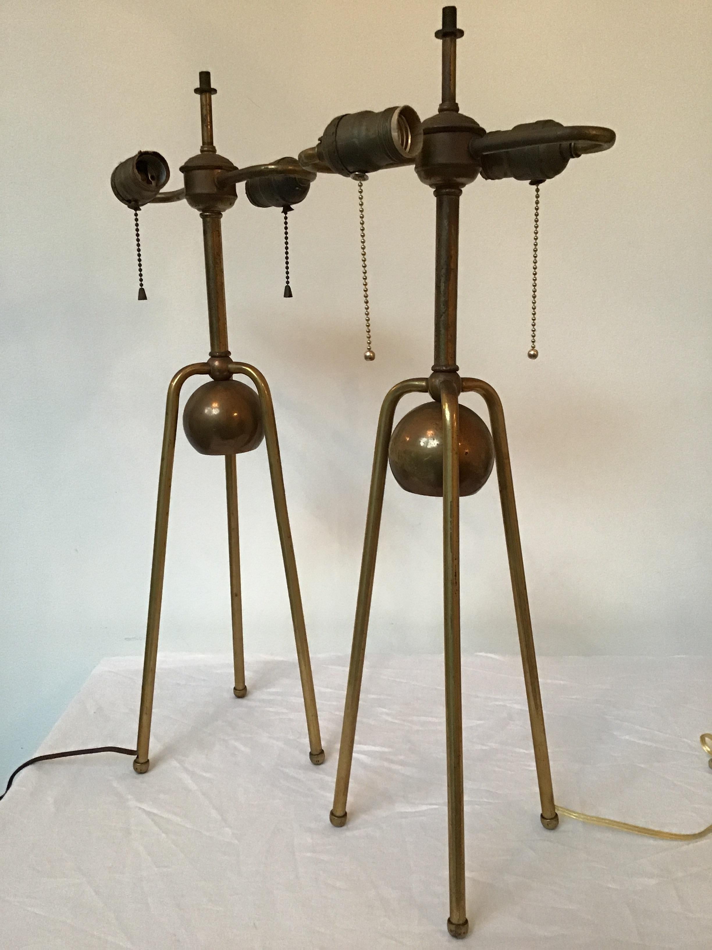 Pair of 1950s Brass Tri Pod Table Lamps In Good Condition In Tarrytown, NY