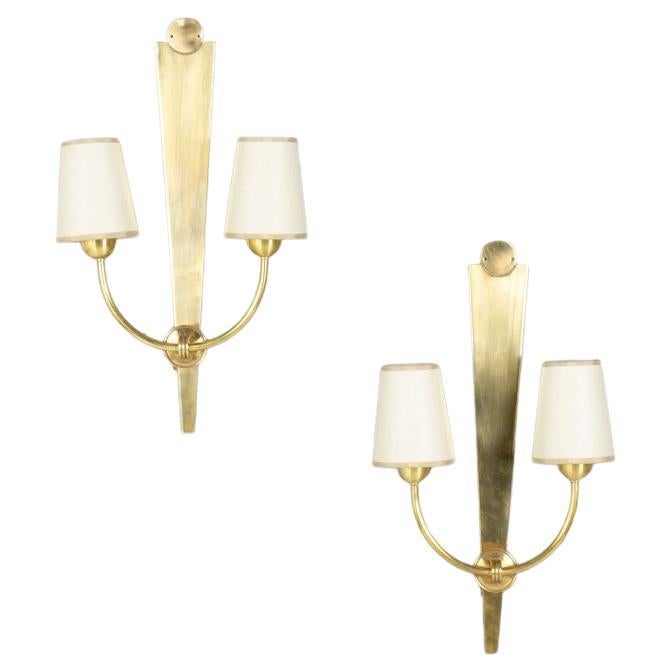 Pair of 1950s Brass Wall Lights with Paper Lampshades en venta