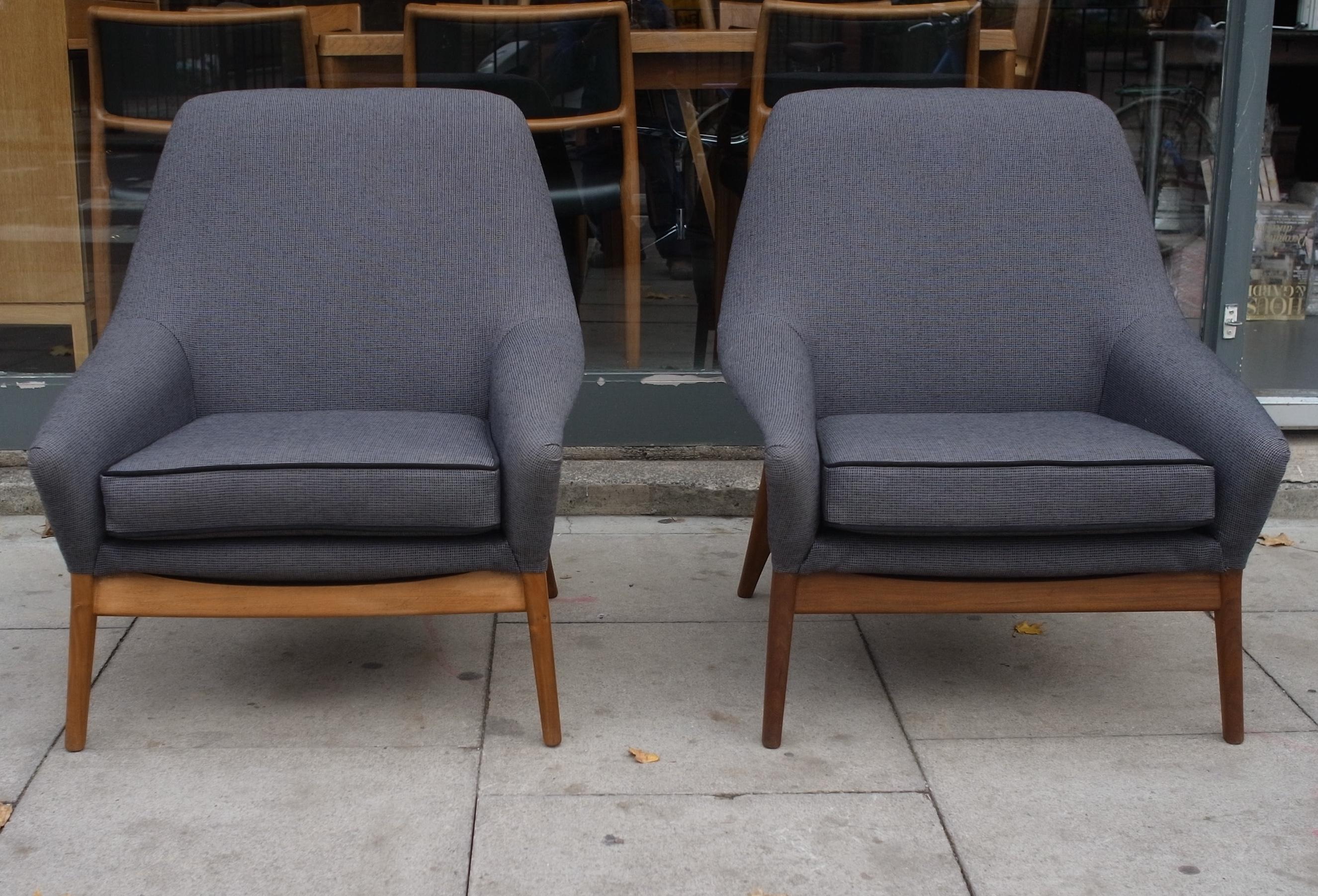 Pair of 1950s British Manufactured Parker Knoll Armchairs For Sale 5