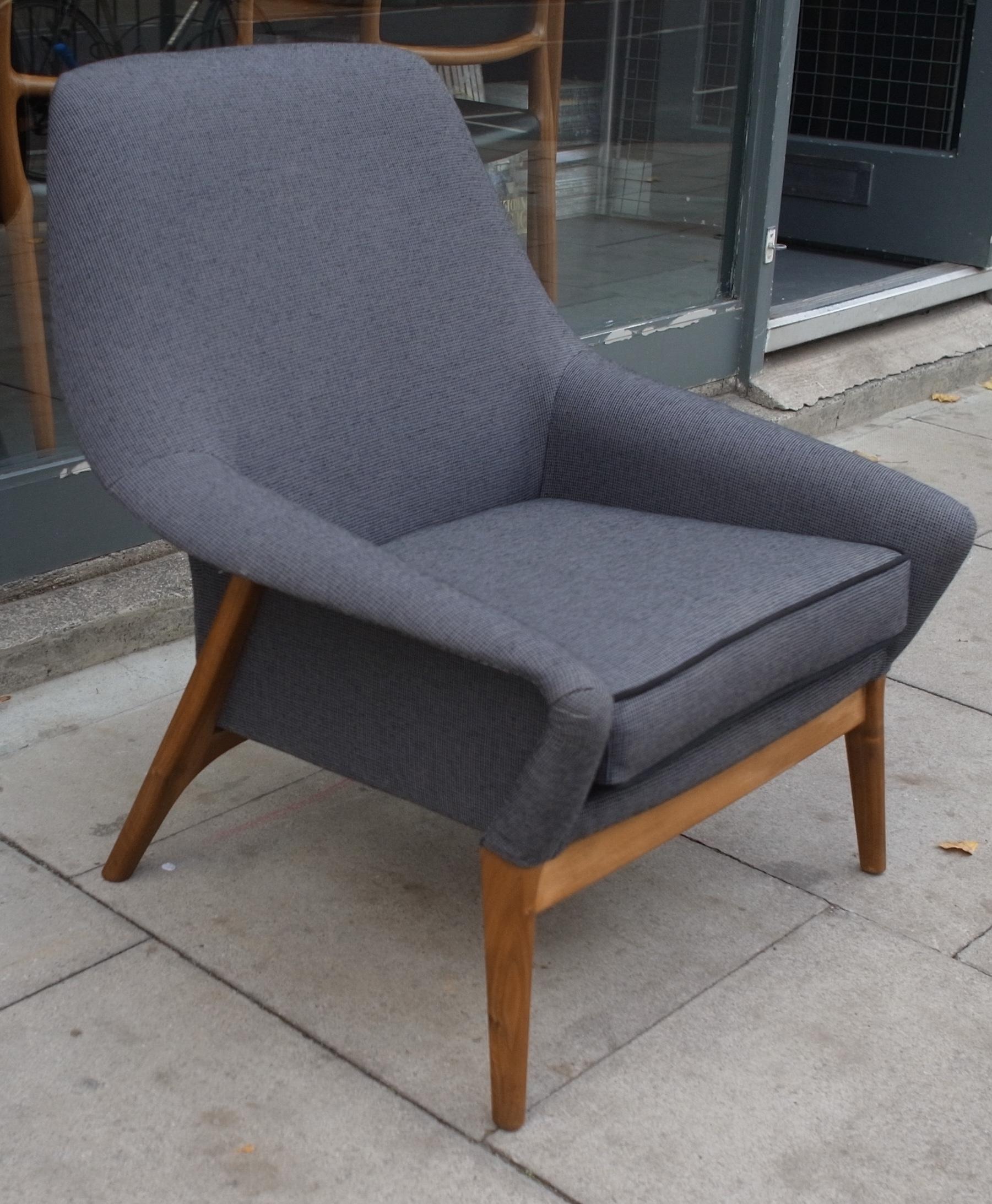 Pair of 1950s British Manufactured Parker Knoll Armchairs For Sale 1