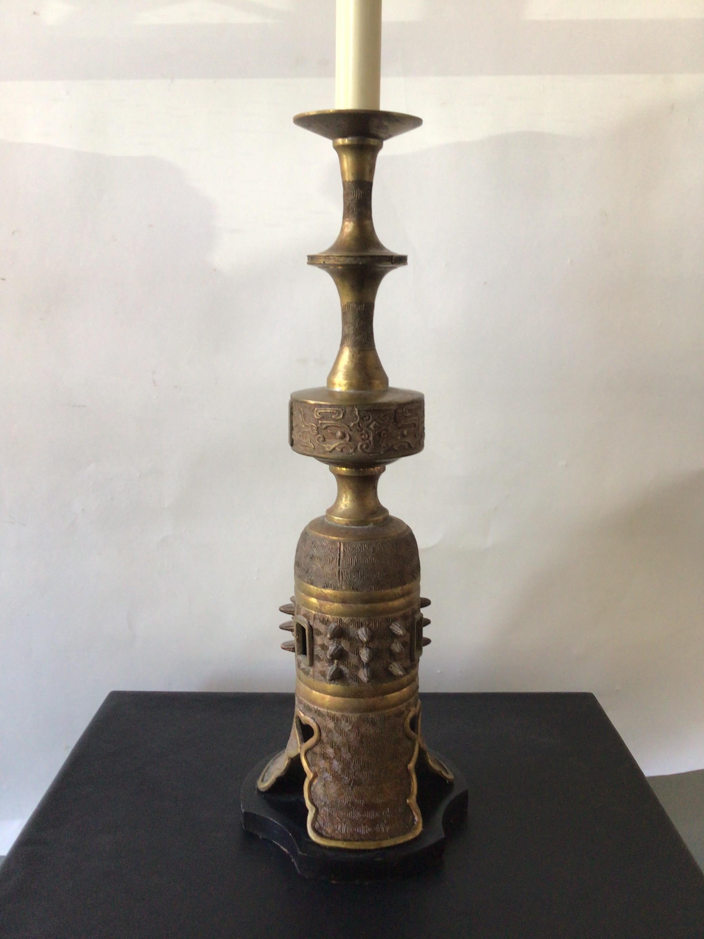 Pair of 1950s Bronze Asian James Mount Style Lamps In Good Condition For Sale In Tarrytown, NY